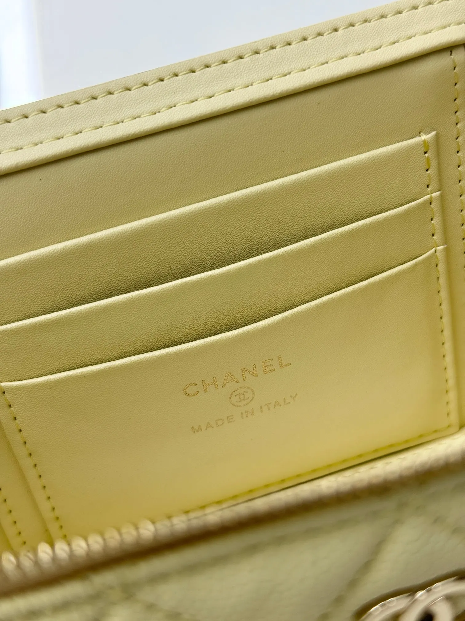 Chanel Gold Chain Bag Leather Image 9 Chanel Gold Chain Bag Leather Image 9