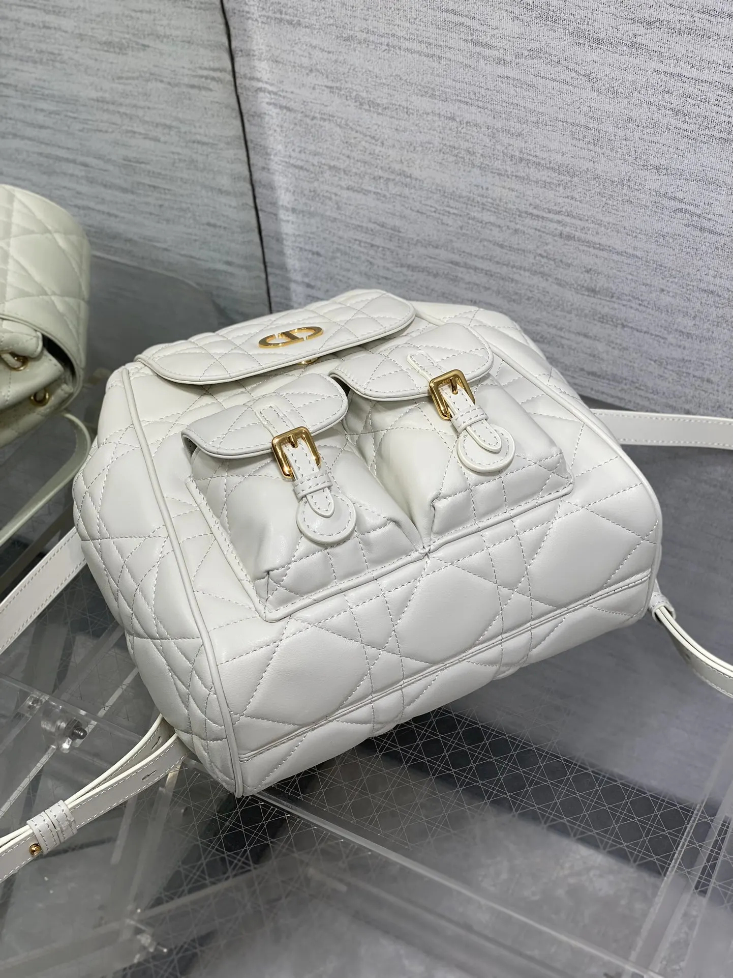 Caro 白色 金色 羊皮 雙肩包 实用雙肩款