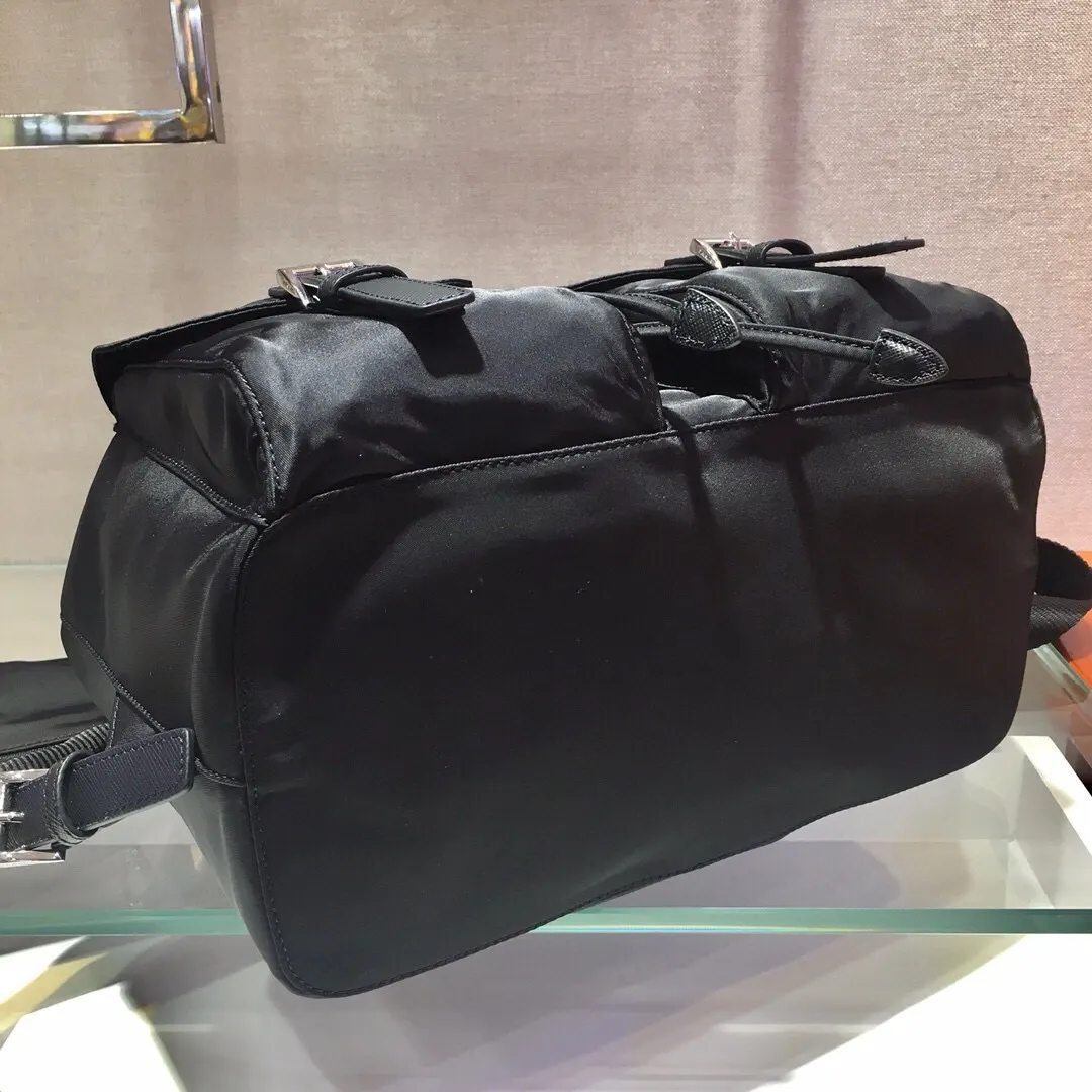 尼龍 尼龍采用精致Saffiano 雙肩包 实用雙肩款