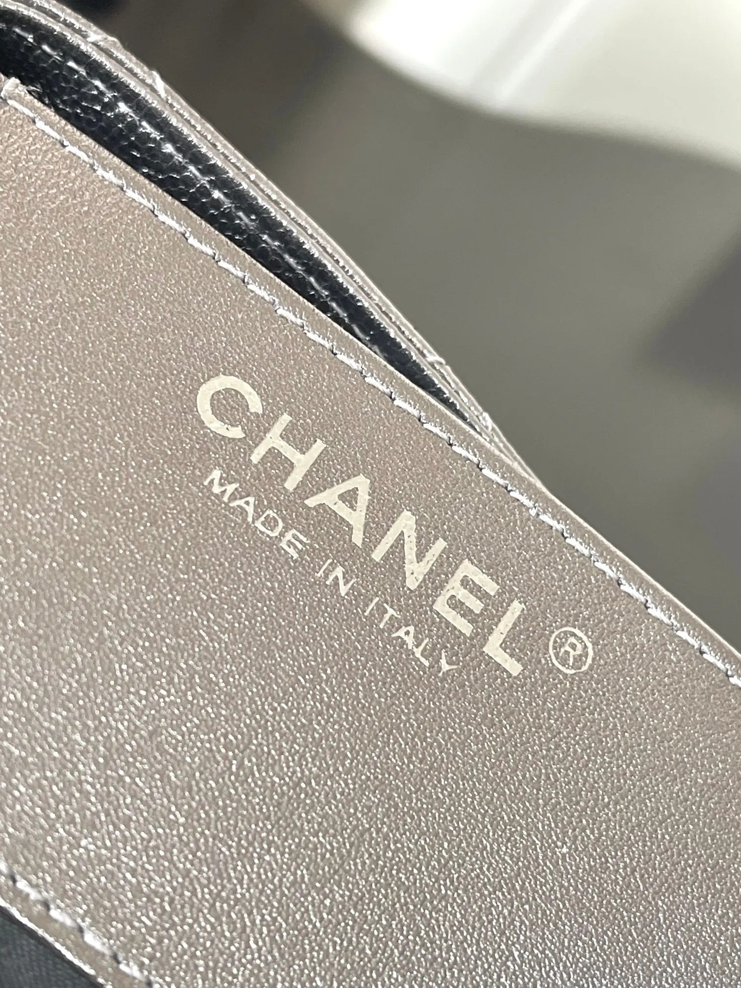 Chanel 銀灰色牛皮Hobo腋下包 金链