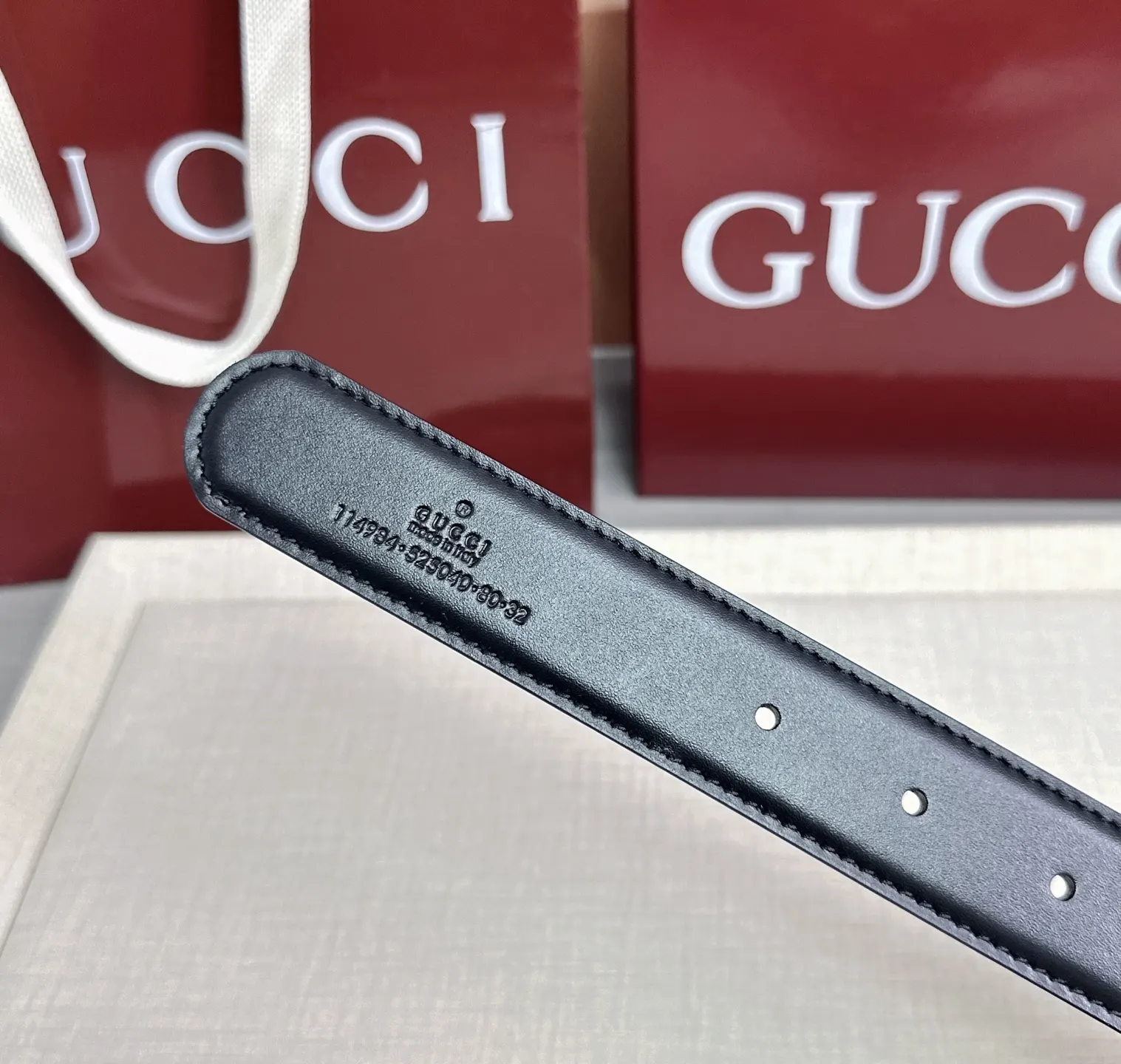 Gucci 双G扣牛皮腰带