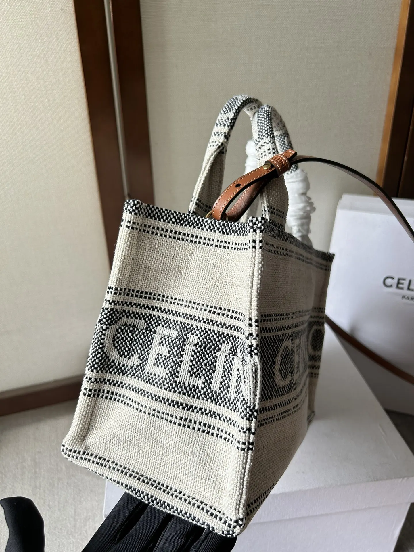 Celine 棕色 牛皮 托特包 大容量托特款(數字2) Celine 棕色 牛皮 托特包 大容量托特款(數字2)