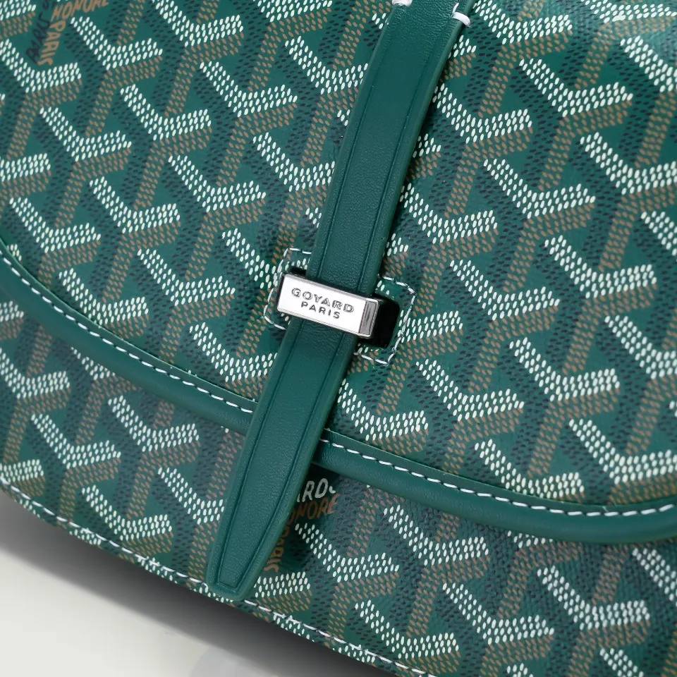 Goyard 綠色 皮質镶边以线条的方式凸显出包身轮廓 翻盖的皮質内衬亦 收納包 旅行收納款