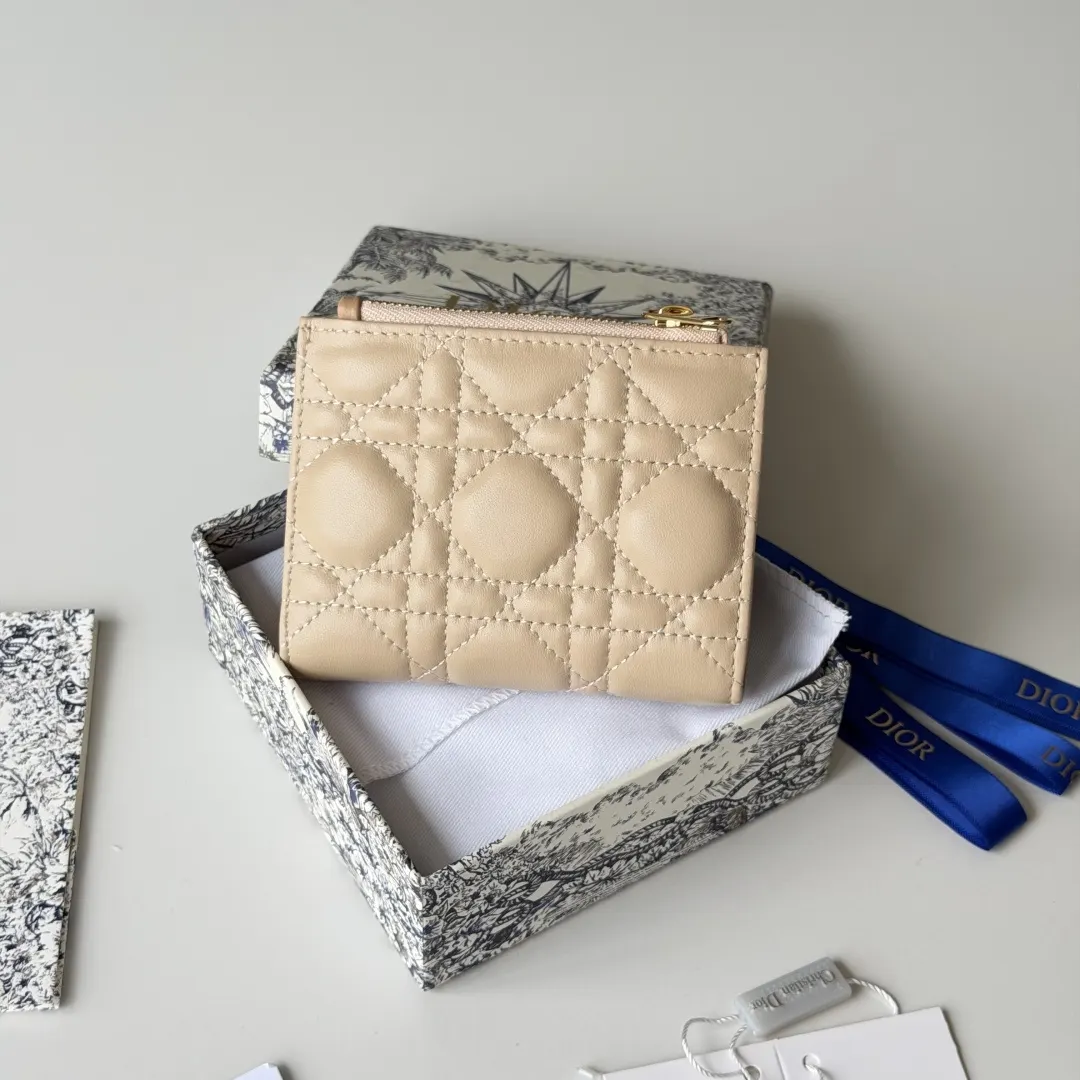Dior Beige Leather Bow Cosmetic or Organizer Bag Image 4 Dior Beige Leather Bow Cosmetic or Organizer Bag Image 4