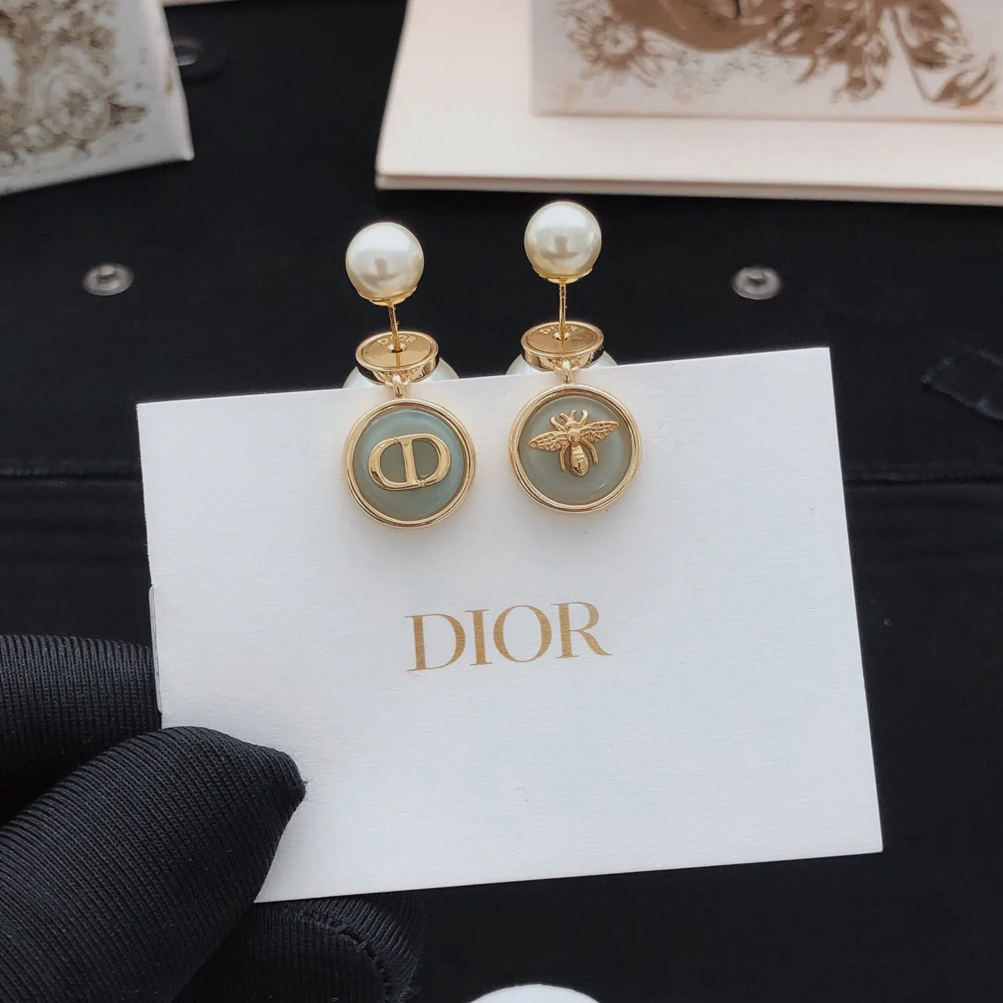 Dior 绿色 圆形 耳钉 小巧点缀款
