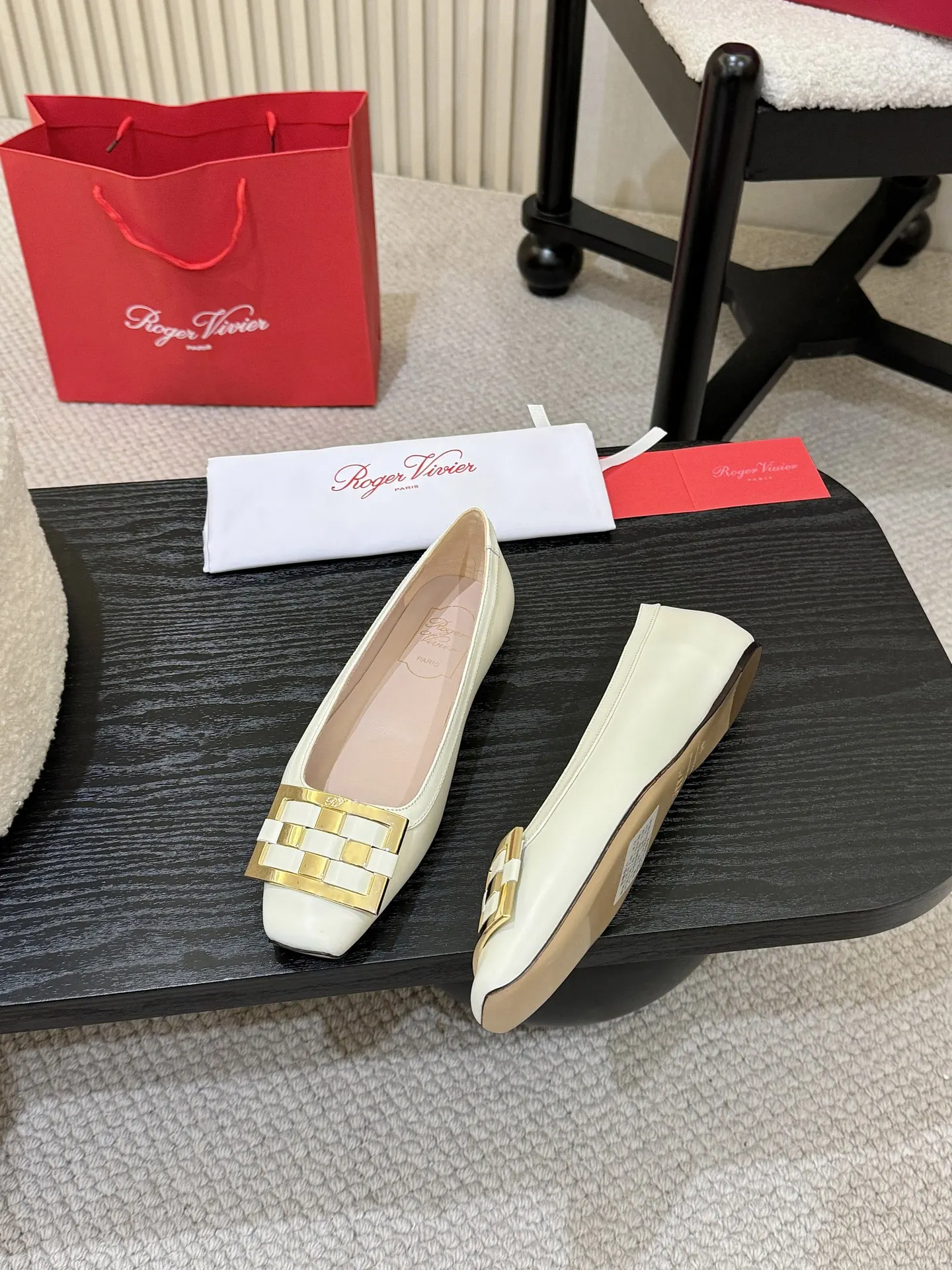 Roger Vivier 運動鞋 休閒百搭款(數字2) Roger Vivier 運動鞋 休閒百搭款(數字2)
