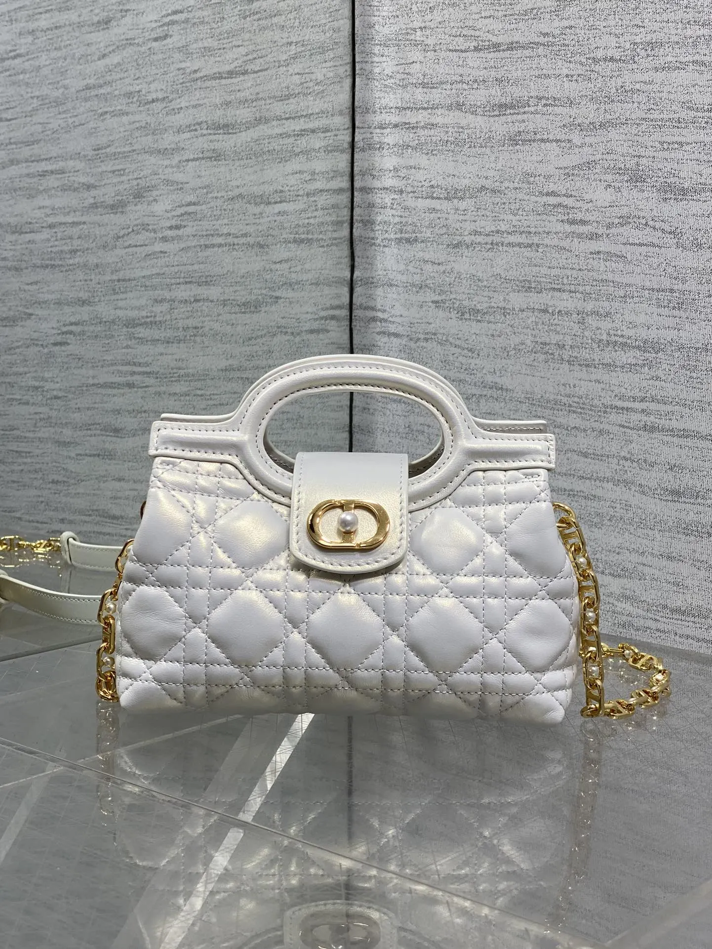 Dior 白色藤格链条包 手提斜挎