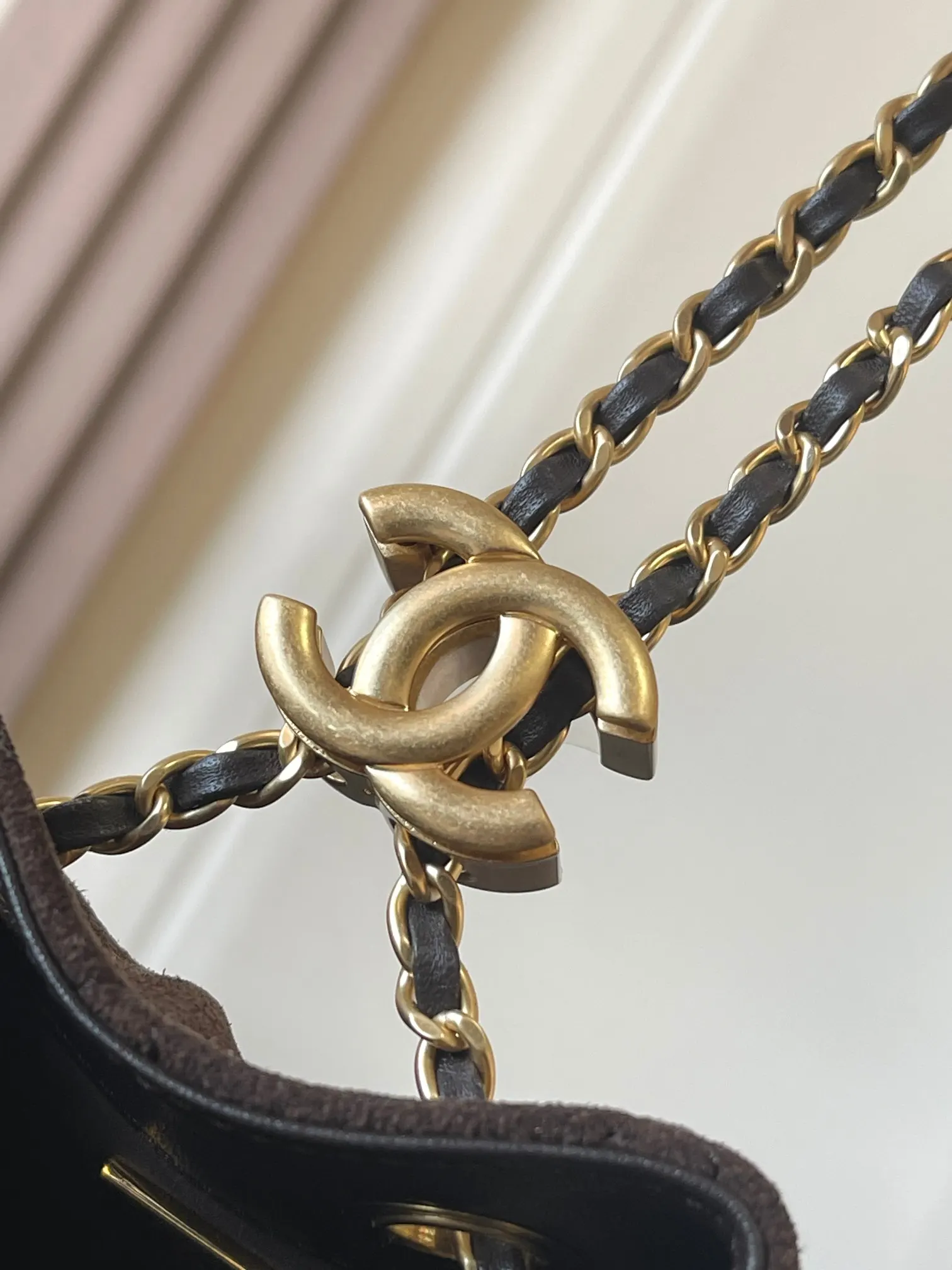 CHANEL 棕色牛皮Hobo腋下包 链条款