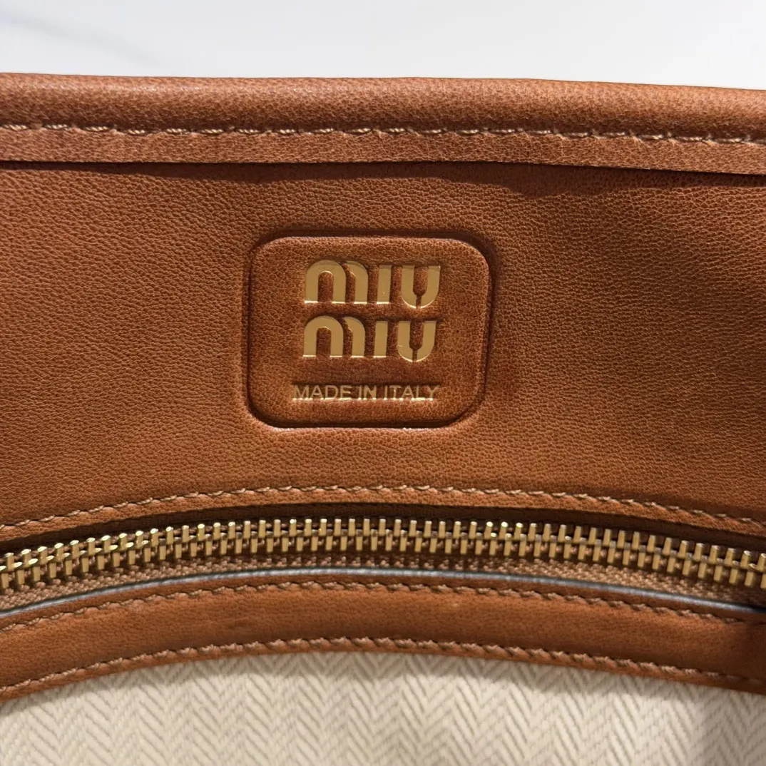 Crossbody Bag Lightweight Image 9 Crossbody Bag Lightweight Image 9