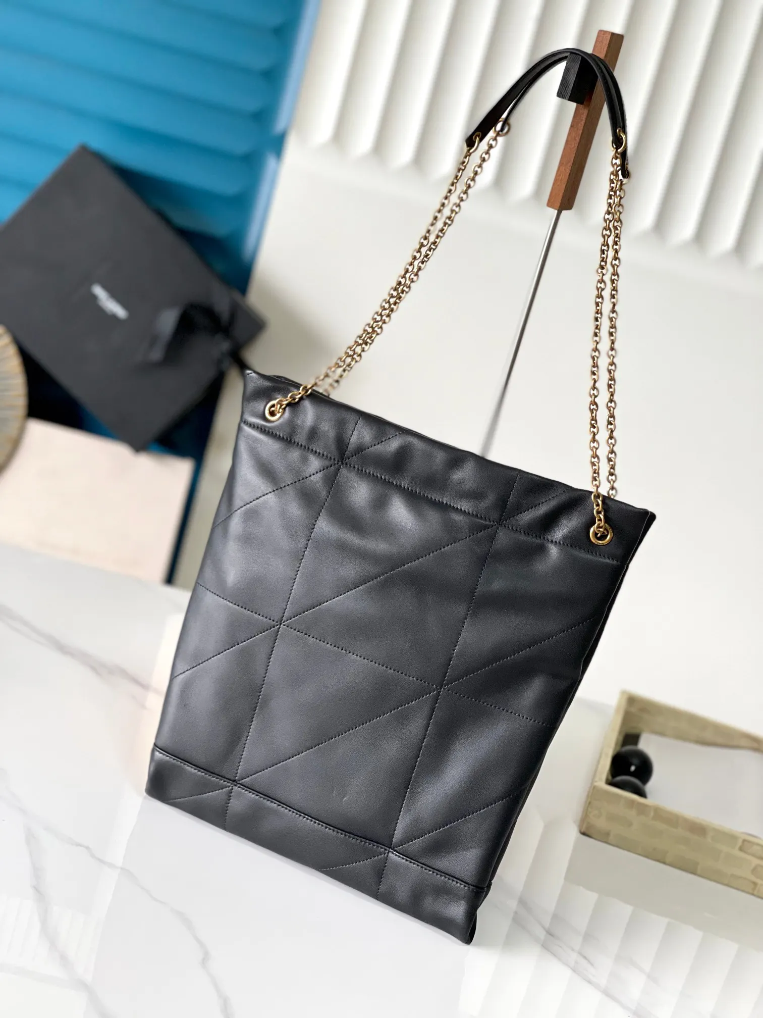 YSL 羊皮 Pochon 垃圾袋 该尺寸不 鏈條包 精致鏈條款