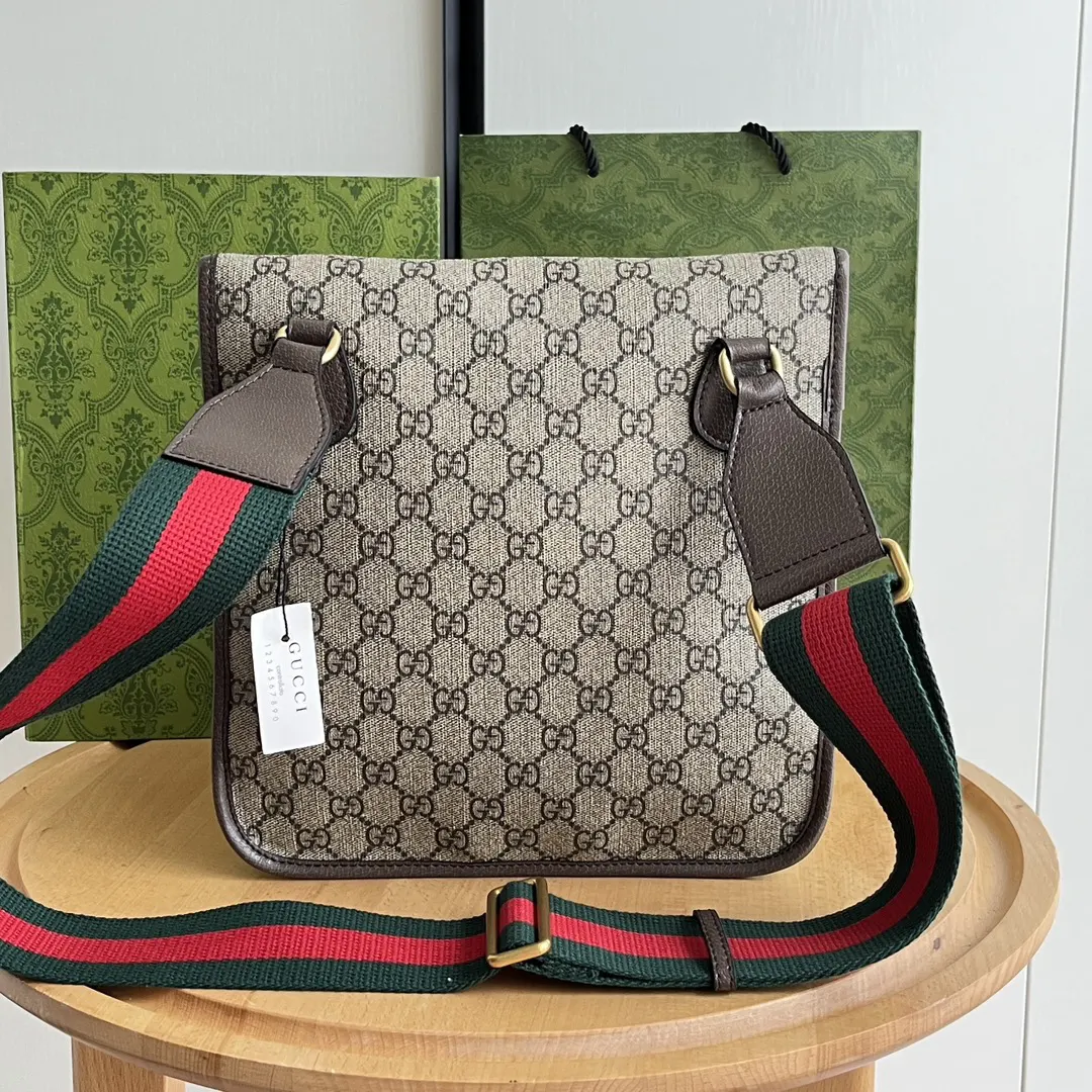 Gucci GG Supreme 老花 斜挎包