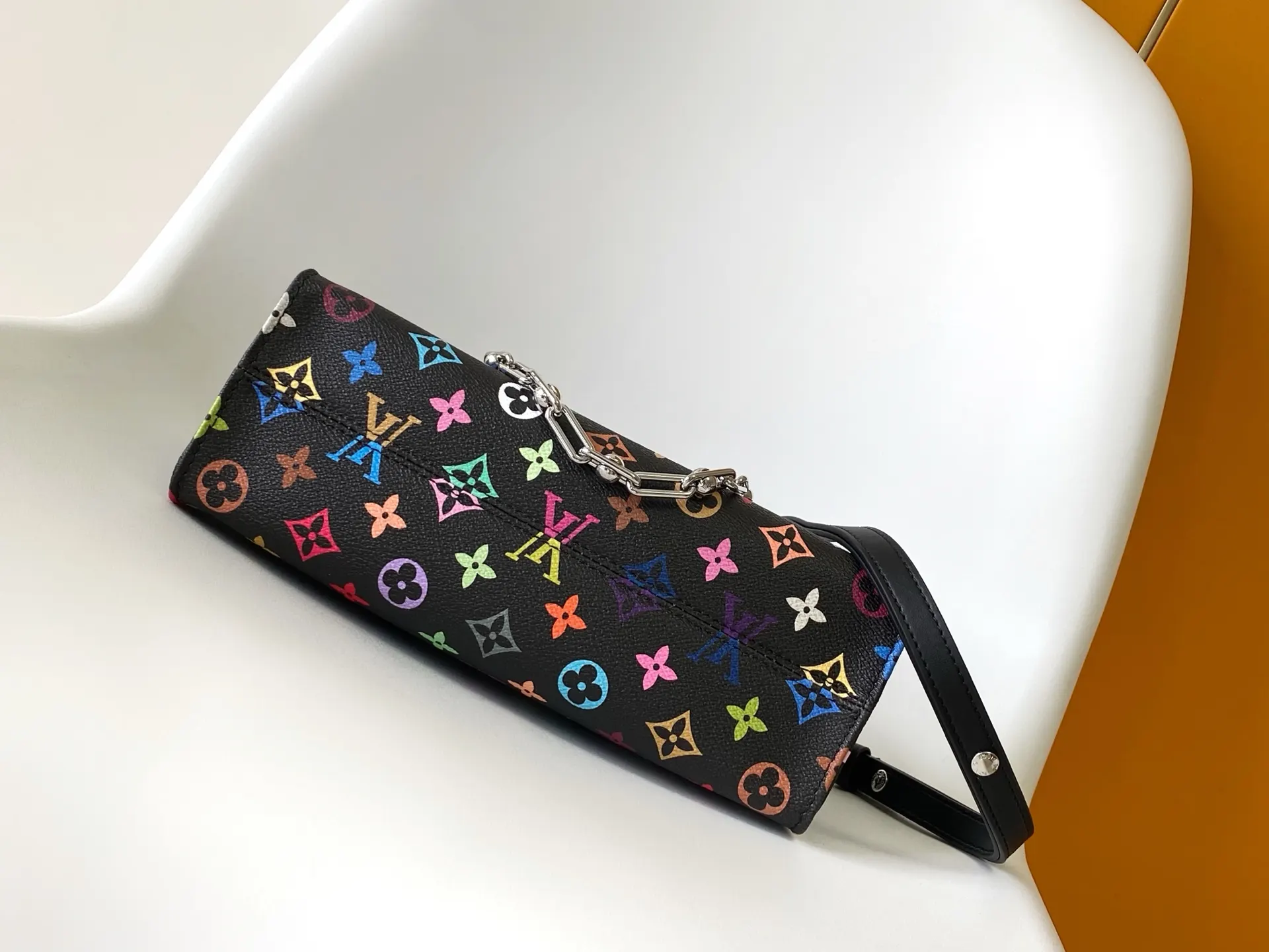 LV 牛皮 黑彩 动态 四方包鏈條包 精致鏈條款