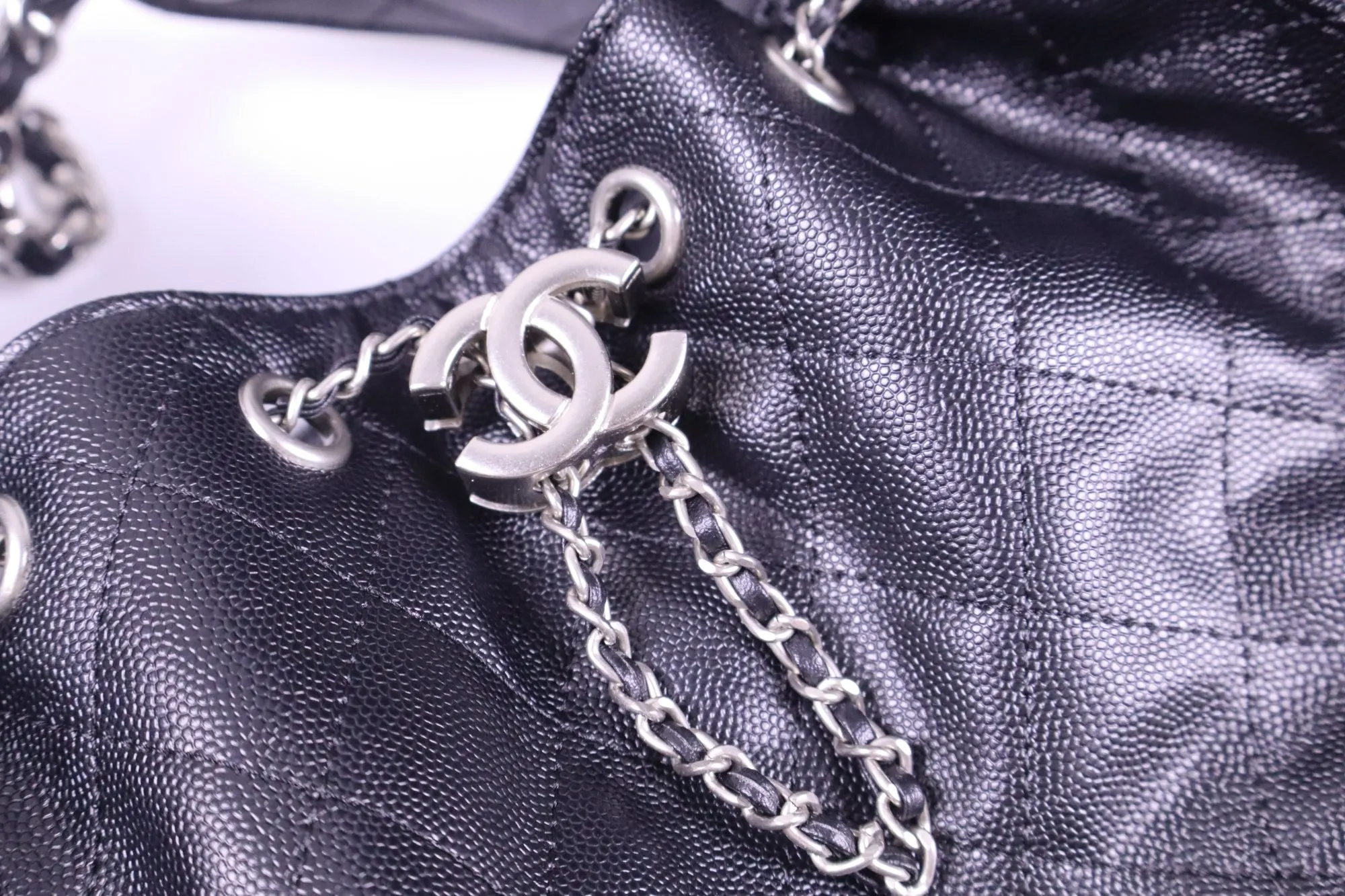 Chanel 黑色 腋下包