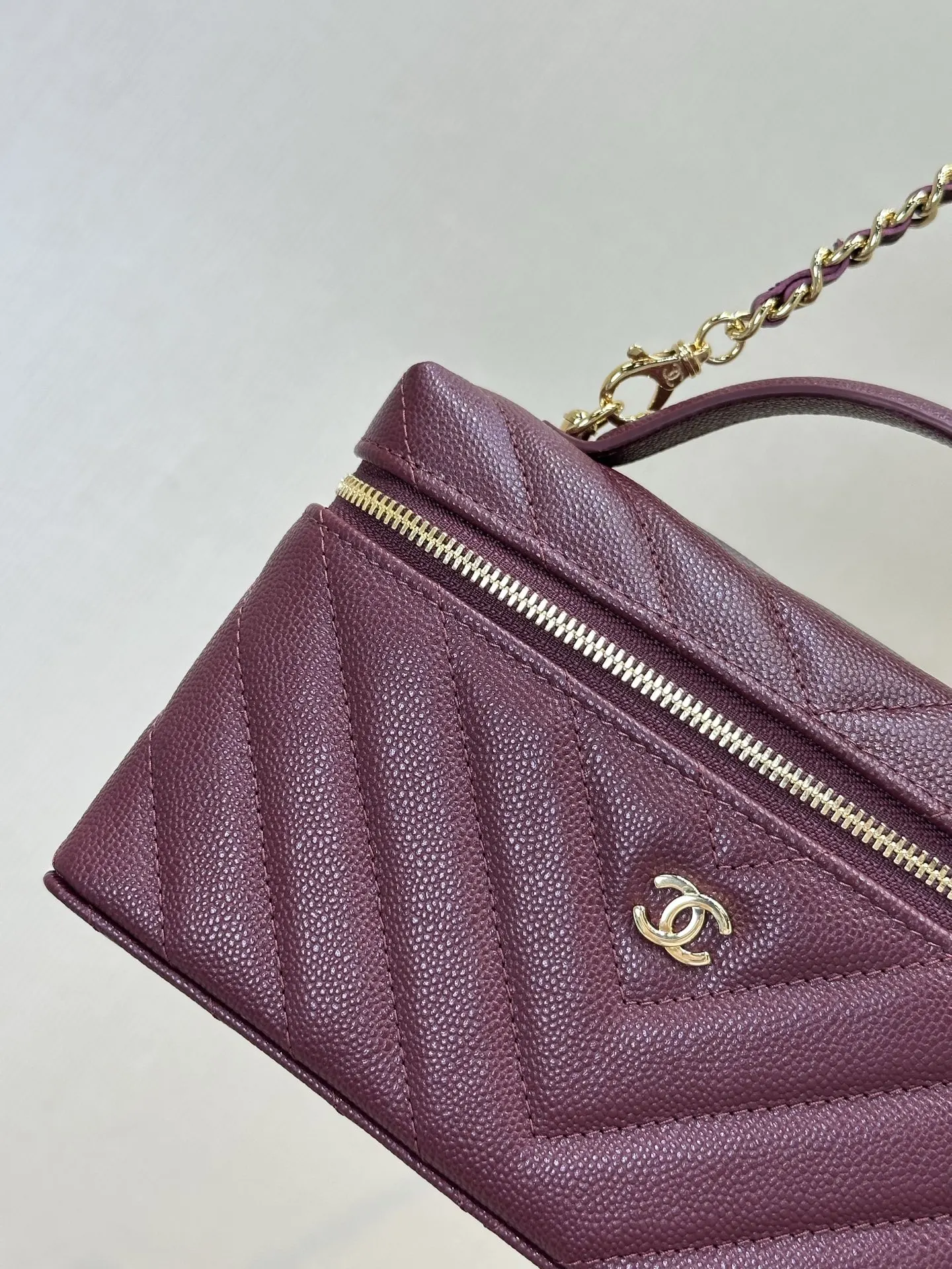CHANEL 上香奶奶独特的v纹 多了几分富贵优雅感 链条包 精致链条款