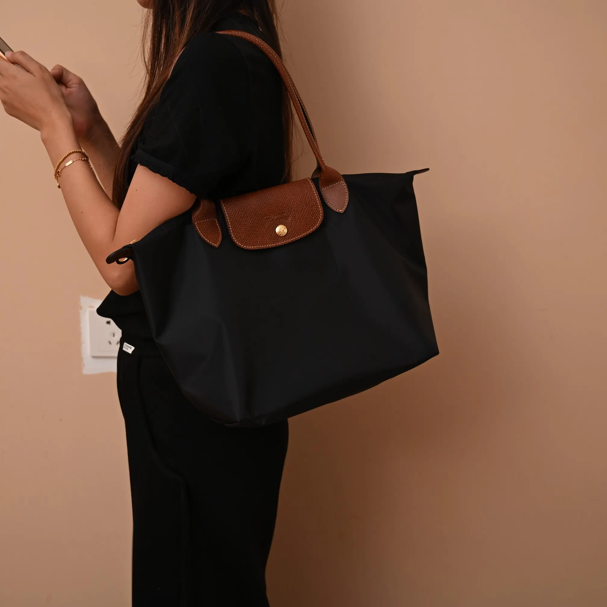 纯 珑骧 长柄中号 經典黑 longchamp 秒 單肩包 日常單肩背款