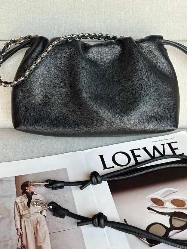 Loewe 皮革 鹿皮 套金屬鏈條 條長肩帶 柔软闪亮鹿 链条包 精致链条款