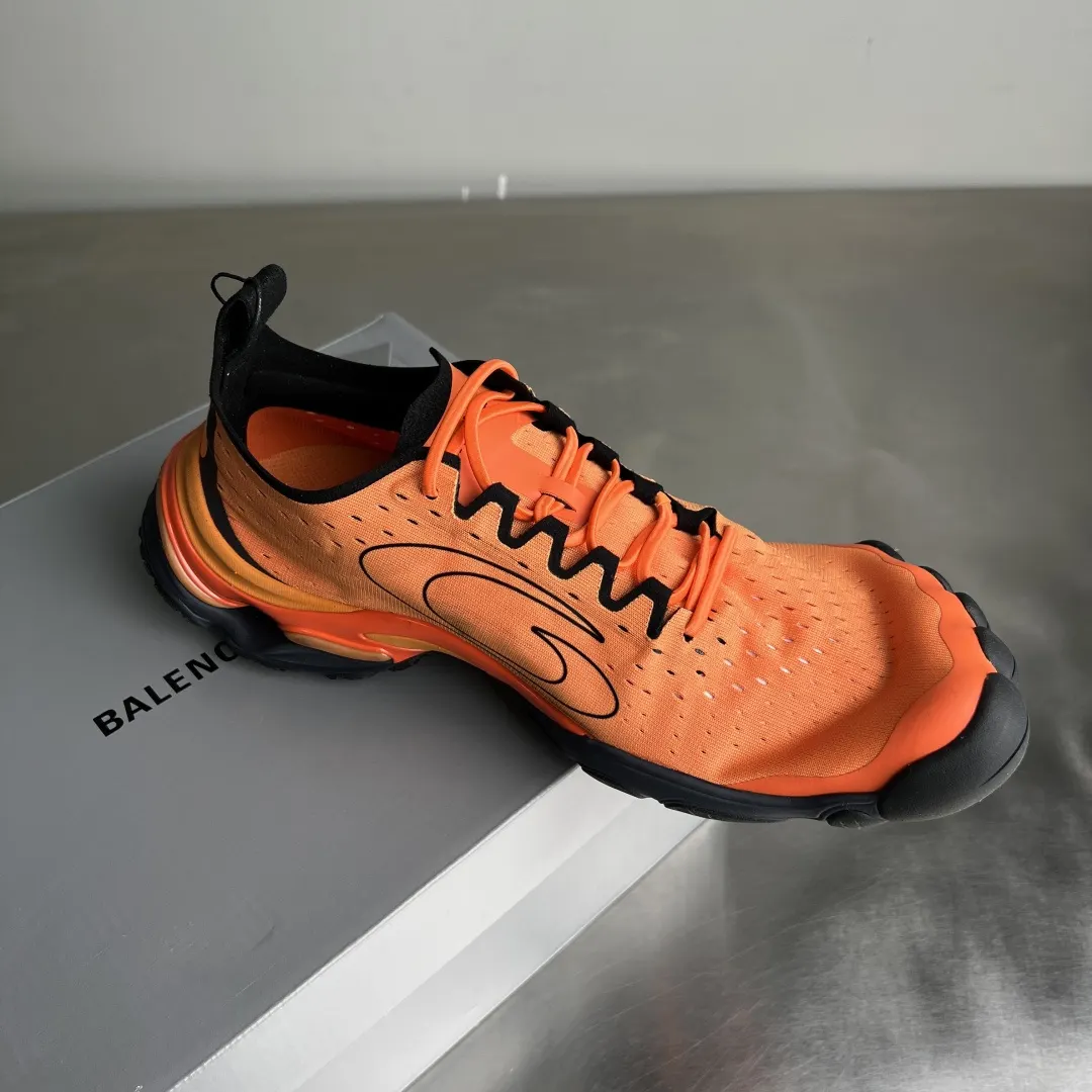 Balenciaga Runner 橙色 运动鞋 休閒运动(數字3) Balenciaga Runner 橙色 运动鞋 休閒运动(數字3)