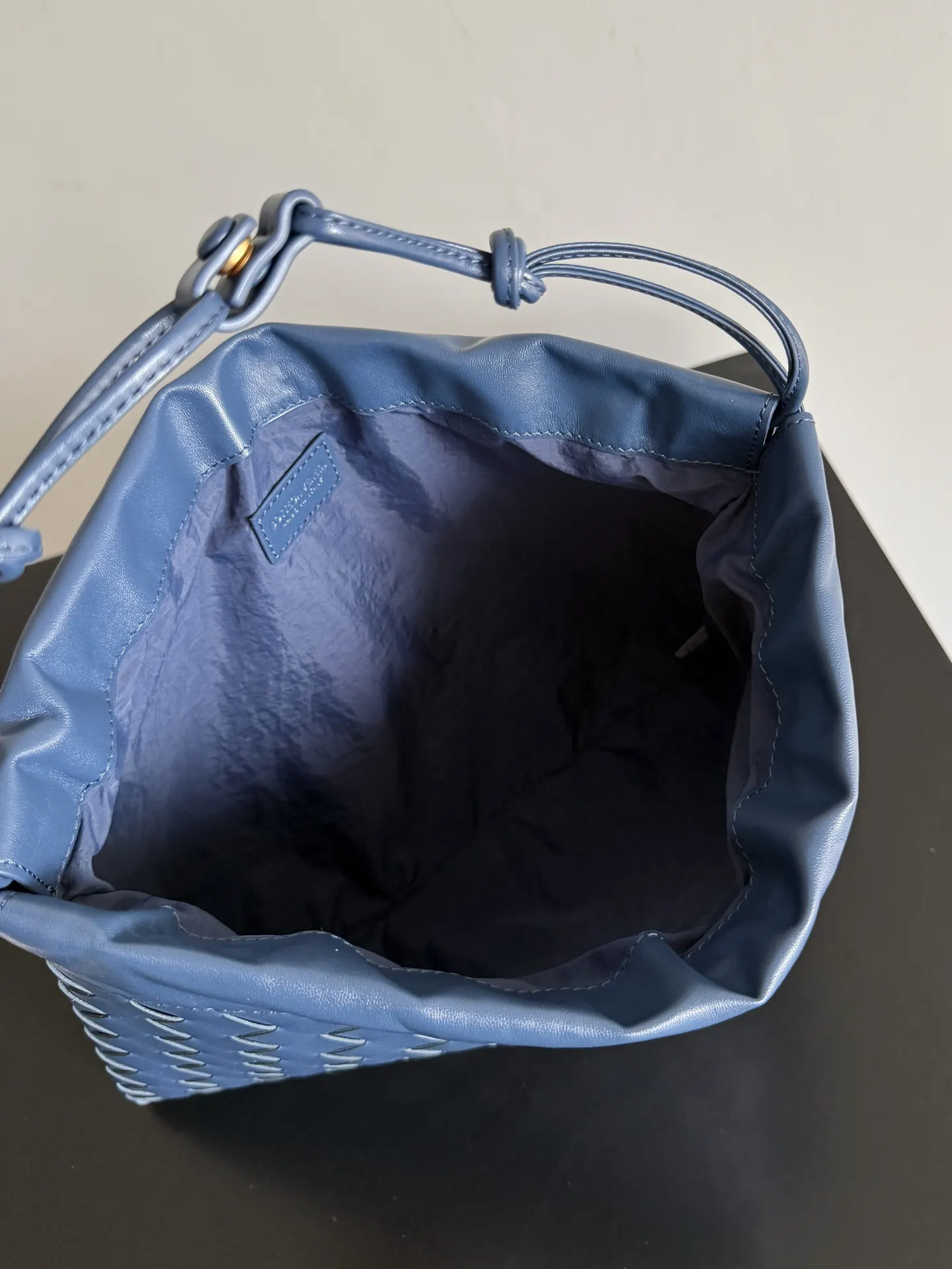 Bottega Veneta 尼龍 手拿包 精致手拿款(數字9) Bottega Veneta 尼龍 手拿包 精致手拿款(數字9)