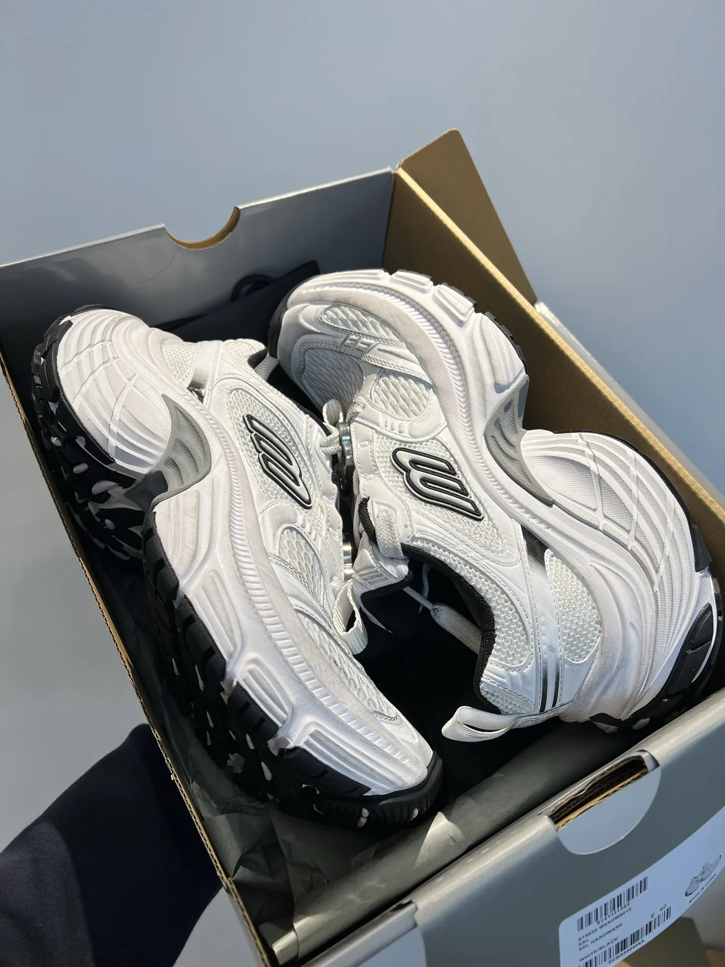 Balenciaga White Style