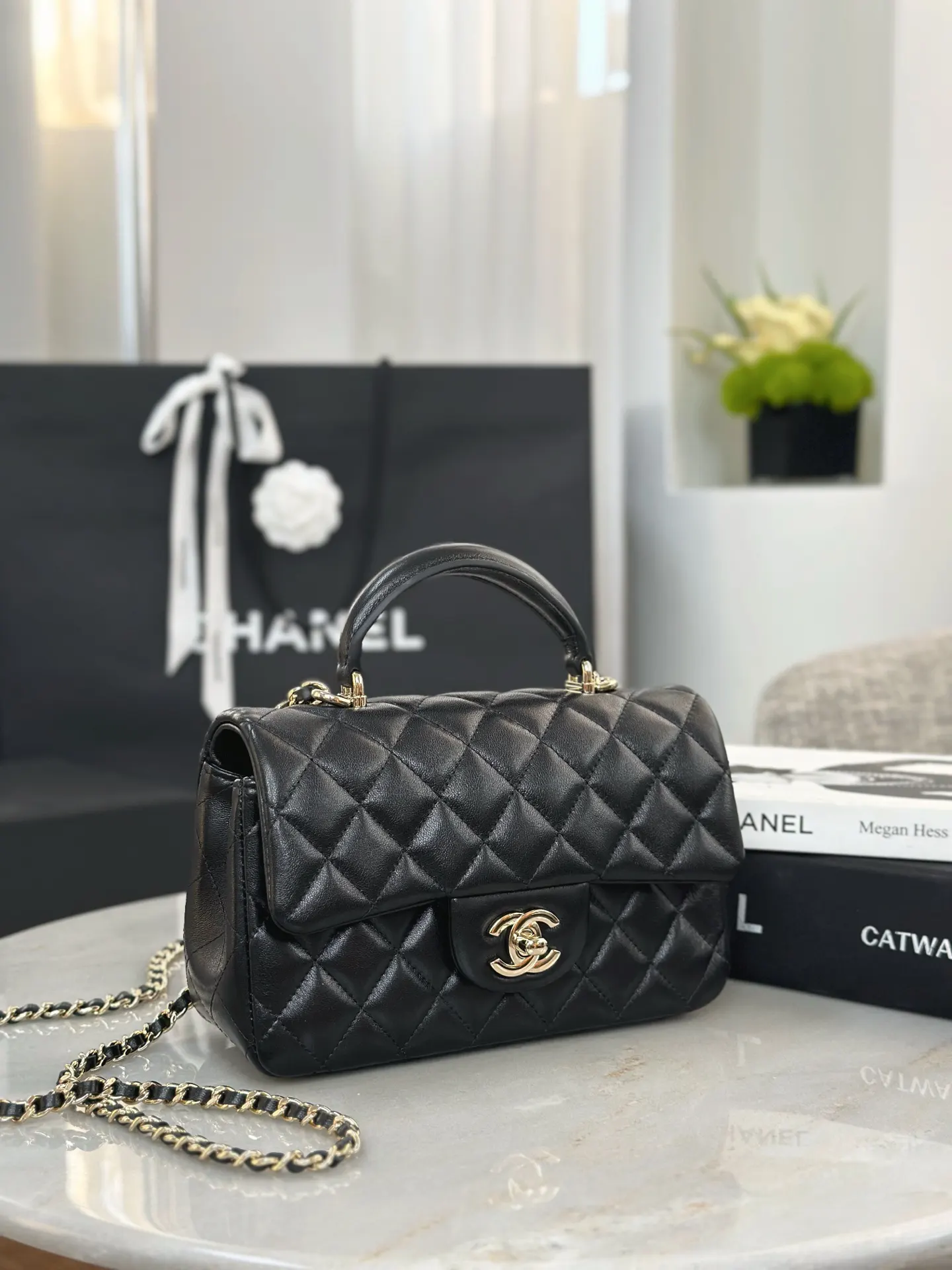 Chanel 黑色羊皮翻盖链条包 小香风单肩