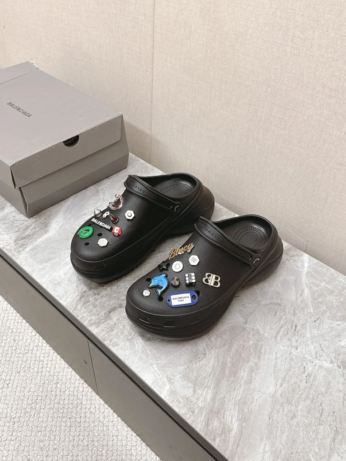 Balenciaga 金扣 运动鞋