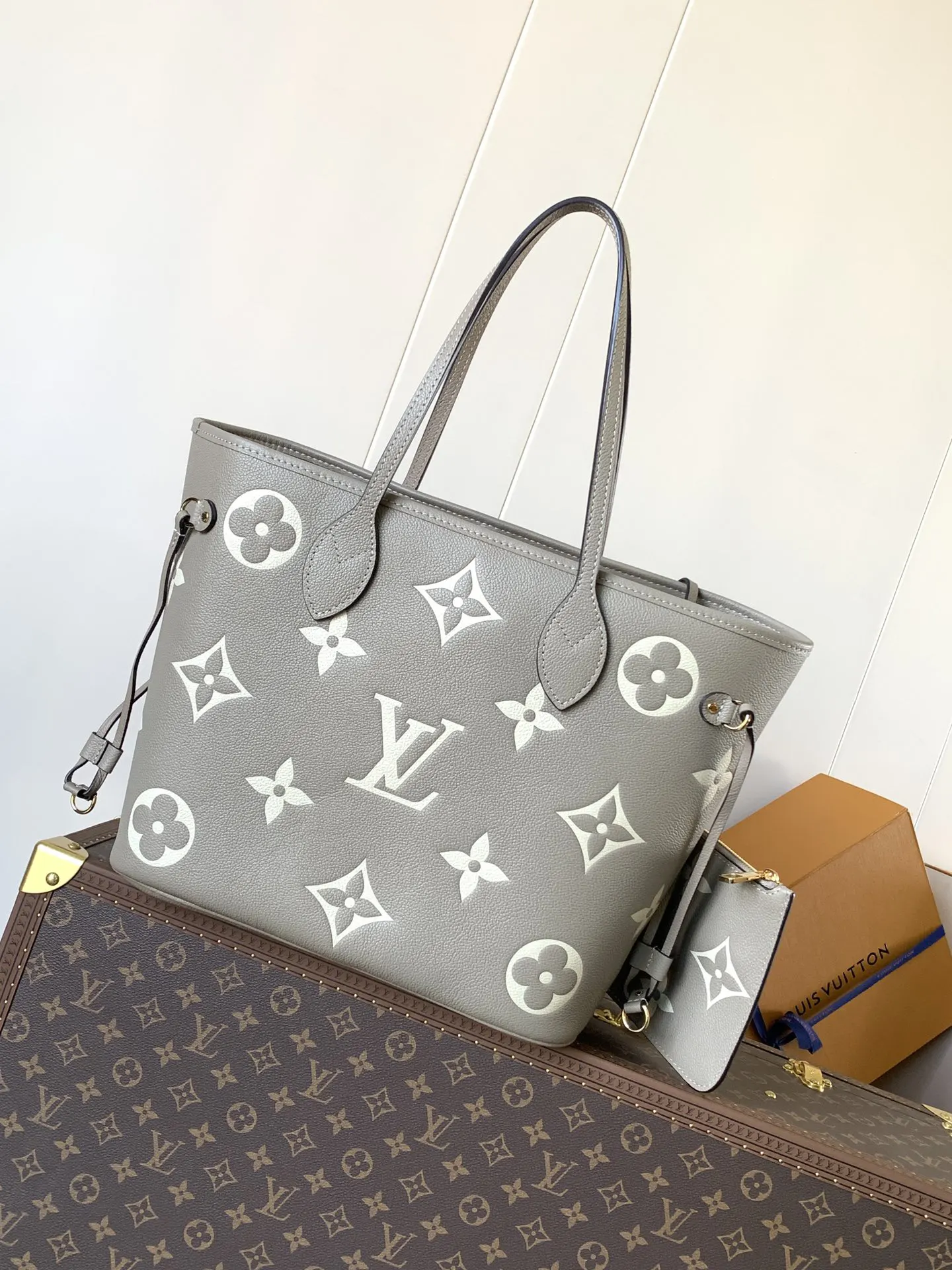 Neverfull 黑色 米白 手拿包 精致手拿款