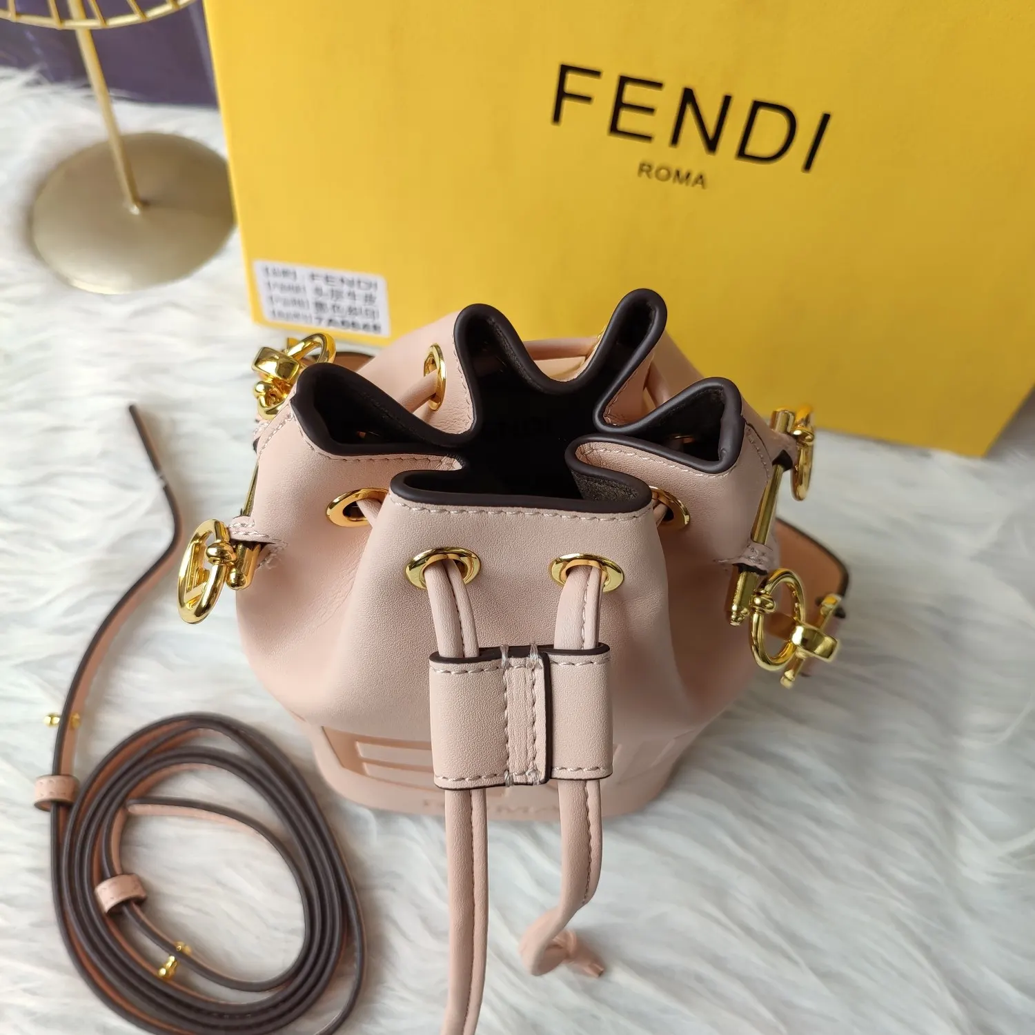 Fendi 粉色 芬迪F 粉色 Mon Treso 水桶包 休閒水桶款