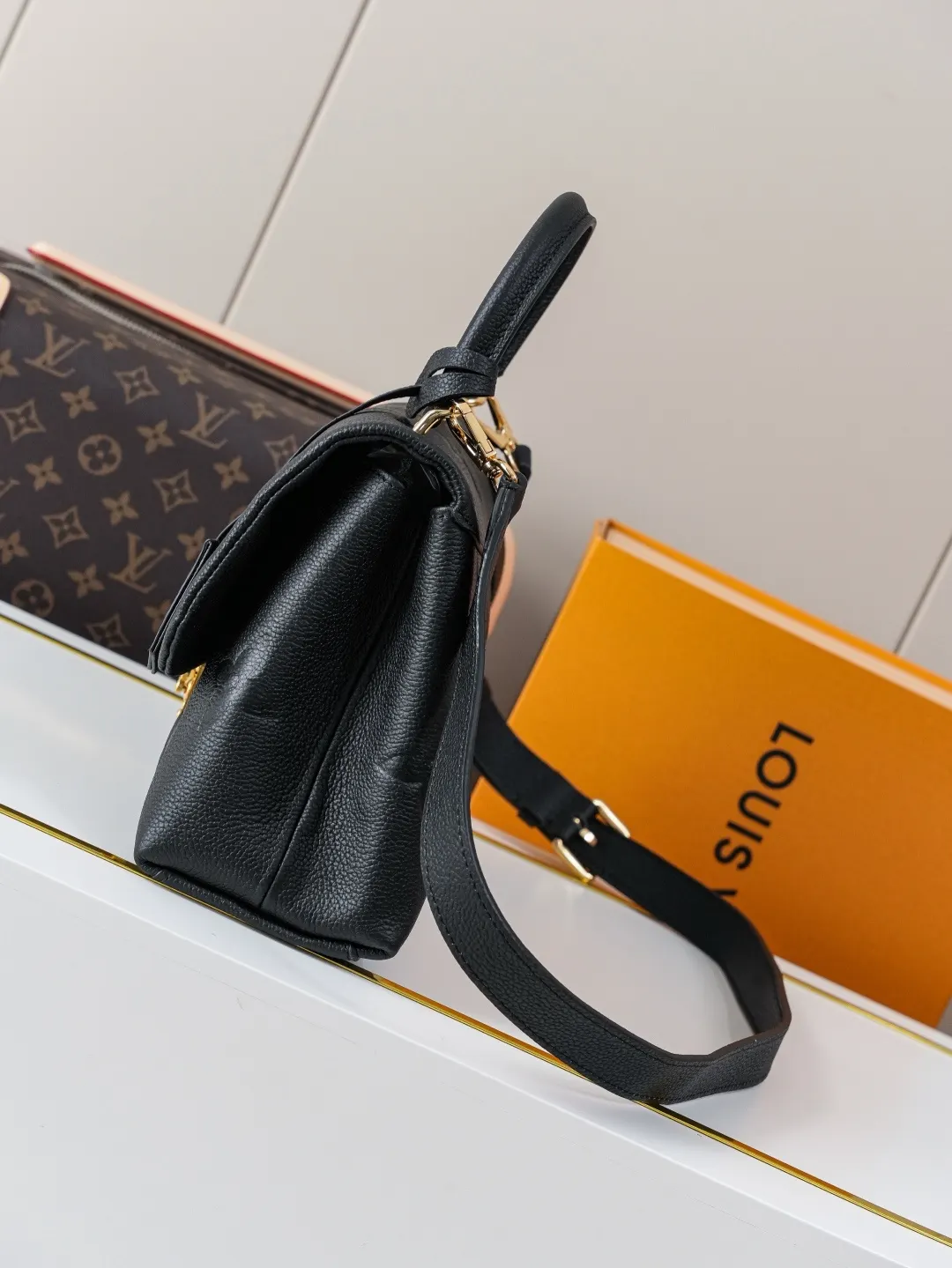 Organizer Pouch Travel Leather