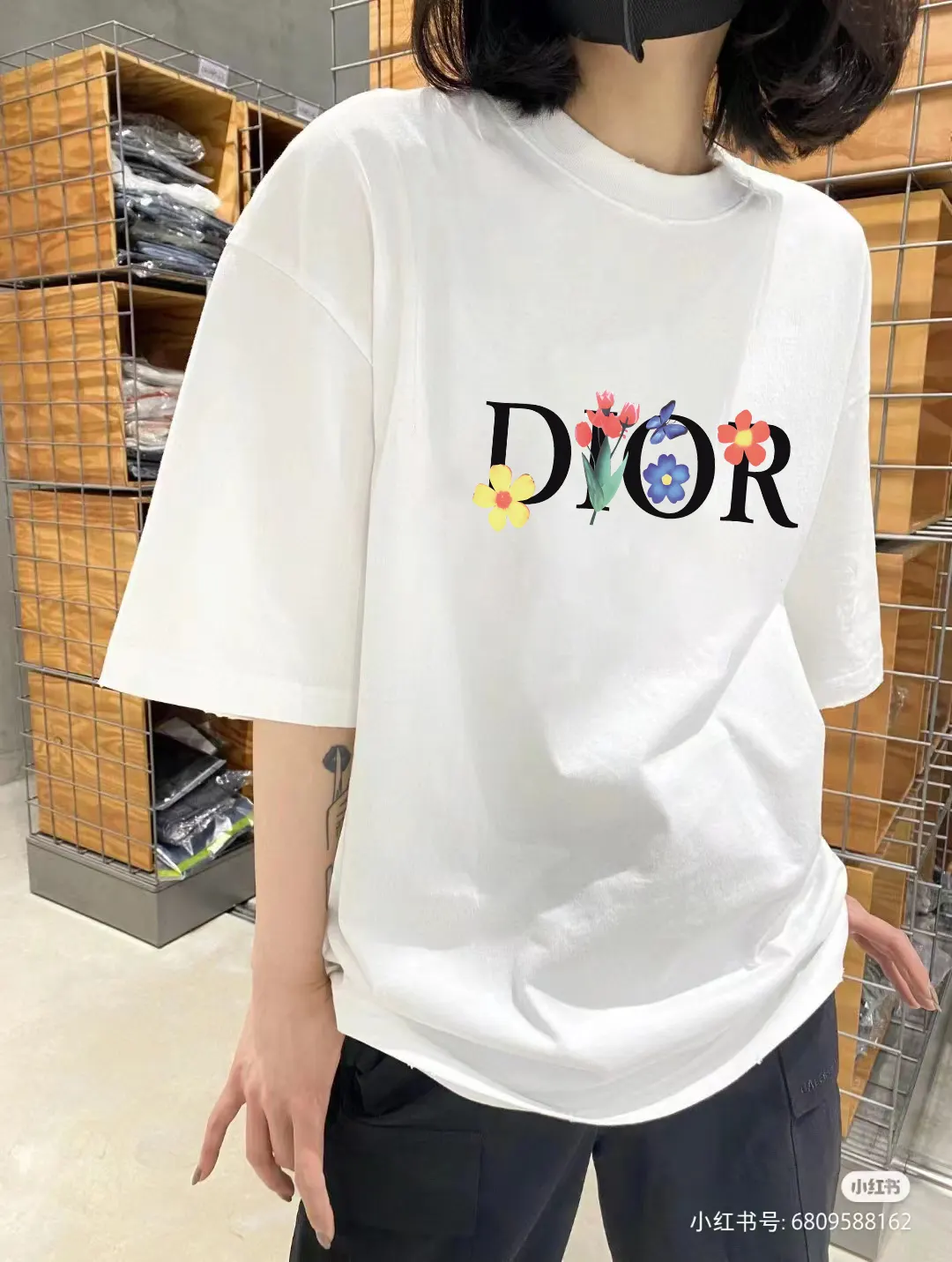 Dior Black Short Sleeved T-Shirt Exquisite Wear Image 2 Dior Black Short Sleeved T-Shirt Exquisite Wear Image 2