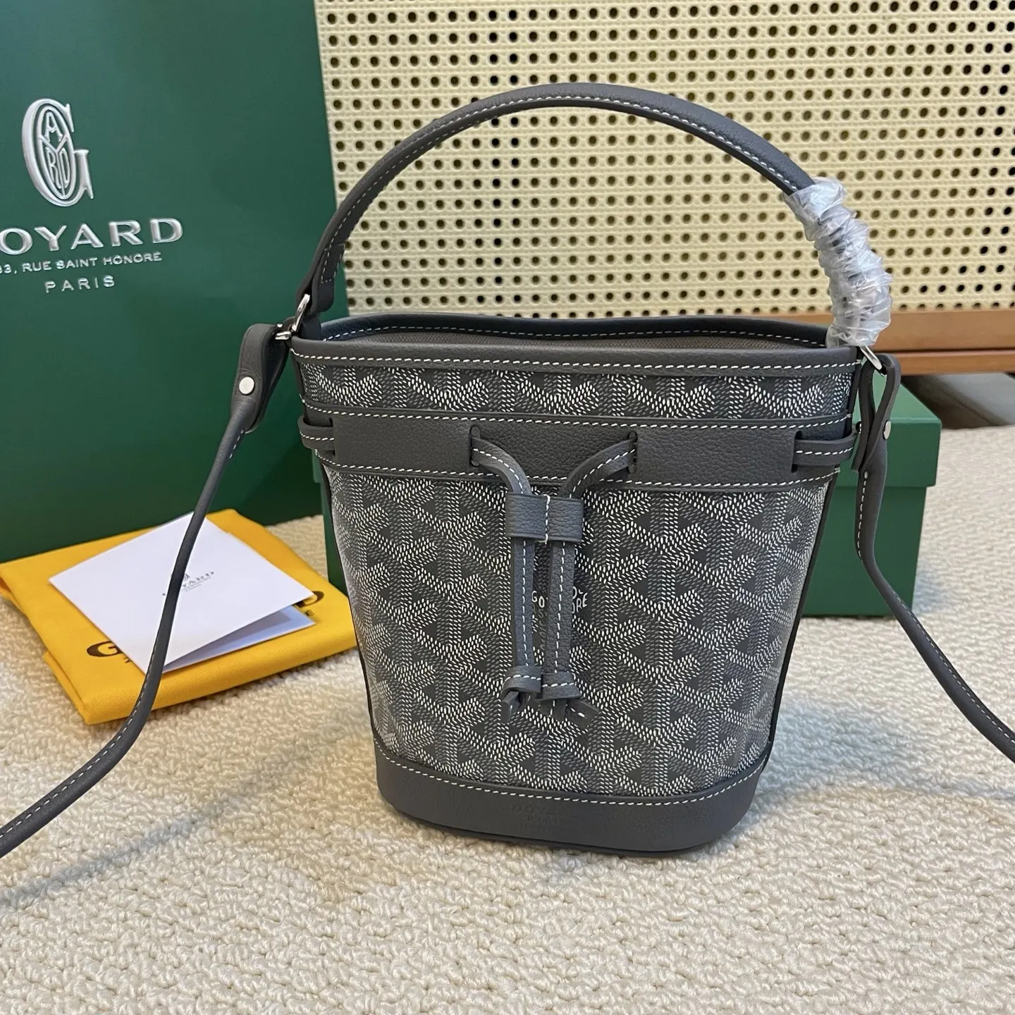 Goyard 皮革 轻盈小巧去始终保持标志性水桶百搭造型 水桶包 休闲水桶款