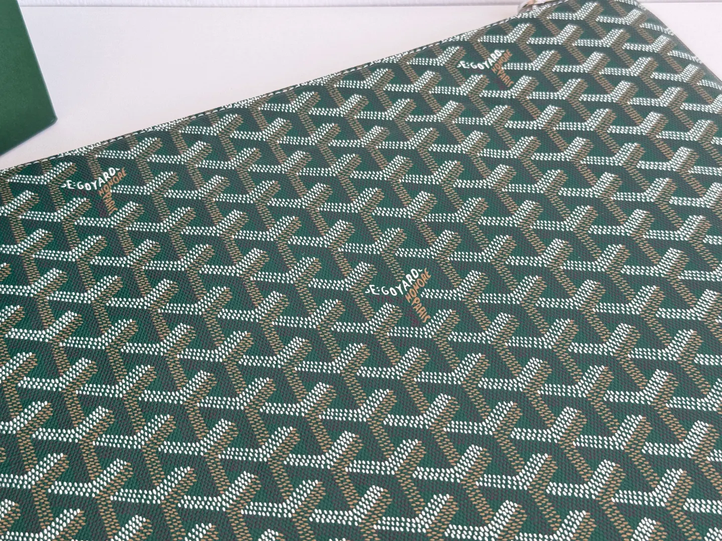 Goyard 牛皮 戈雅 手拿包MGM尺寸同A 纸大小 可用作 精致手拿款