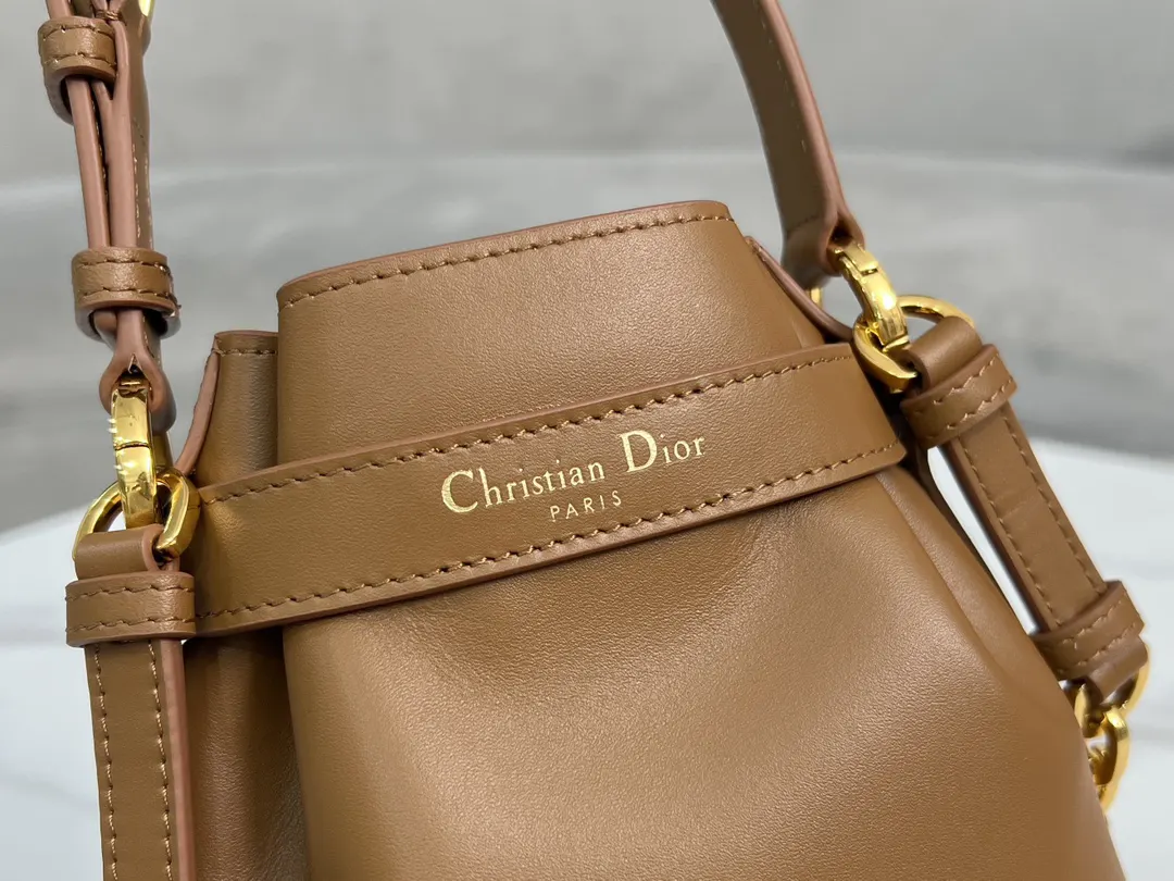 Dior 棕色 皮革 水桶包