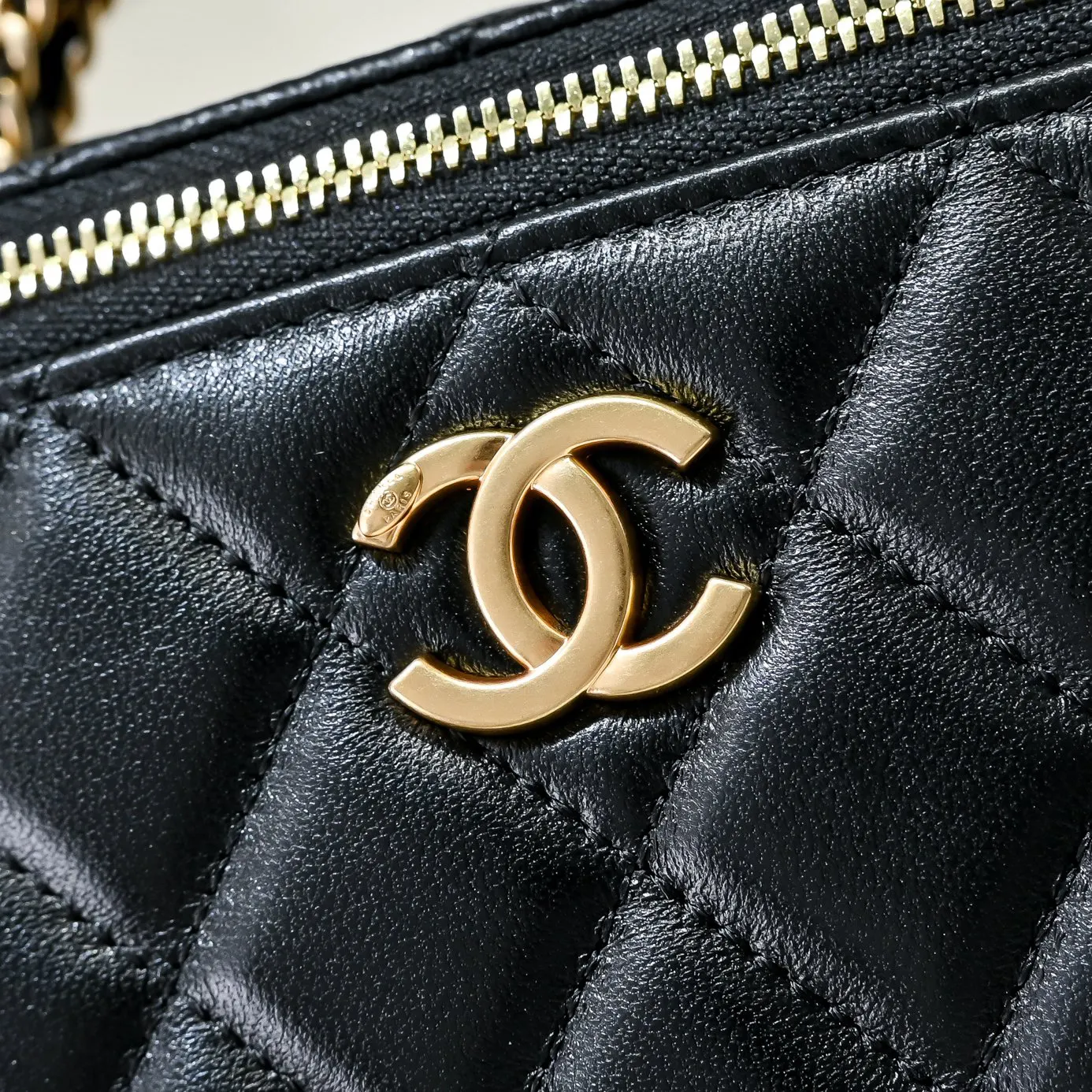 Chanel Cosmetic Pouch Vintage Fashion