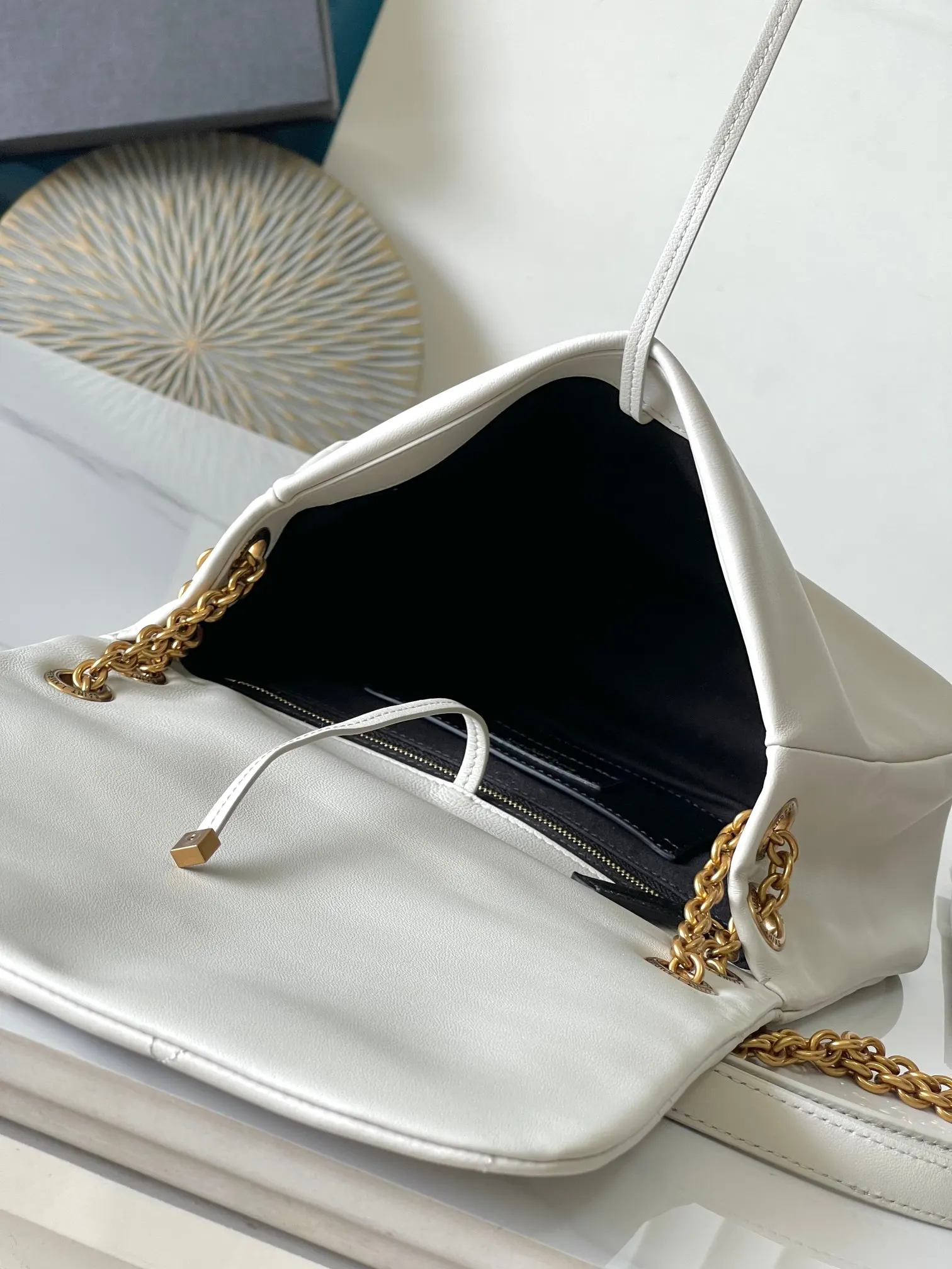 White Crossbody Bag Lightweight Image 9 White Crossbody Bag Lightweight Image 9