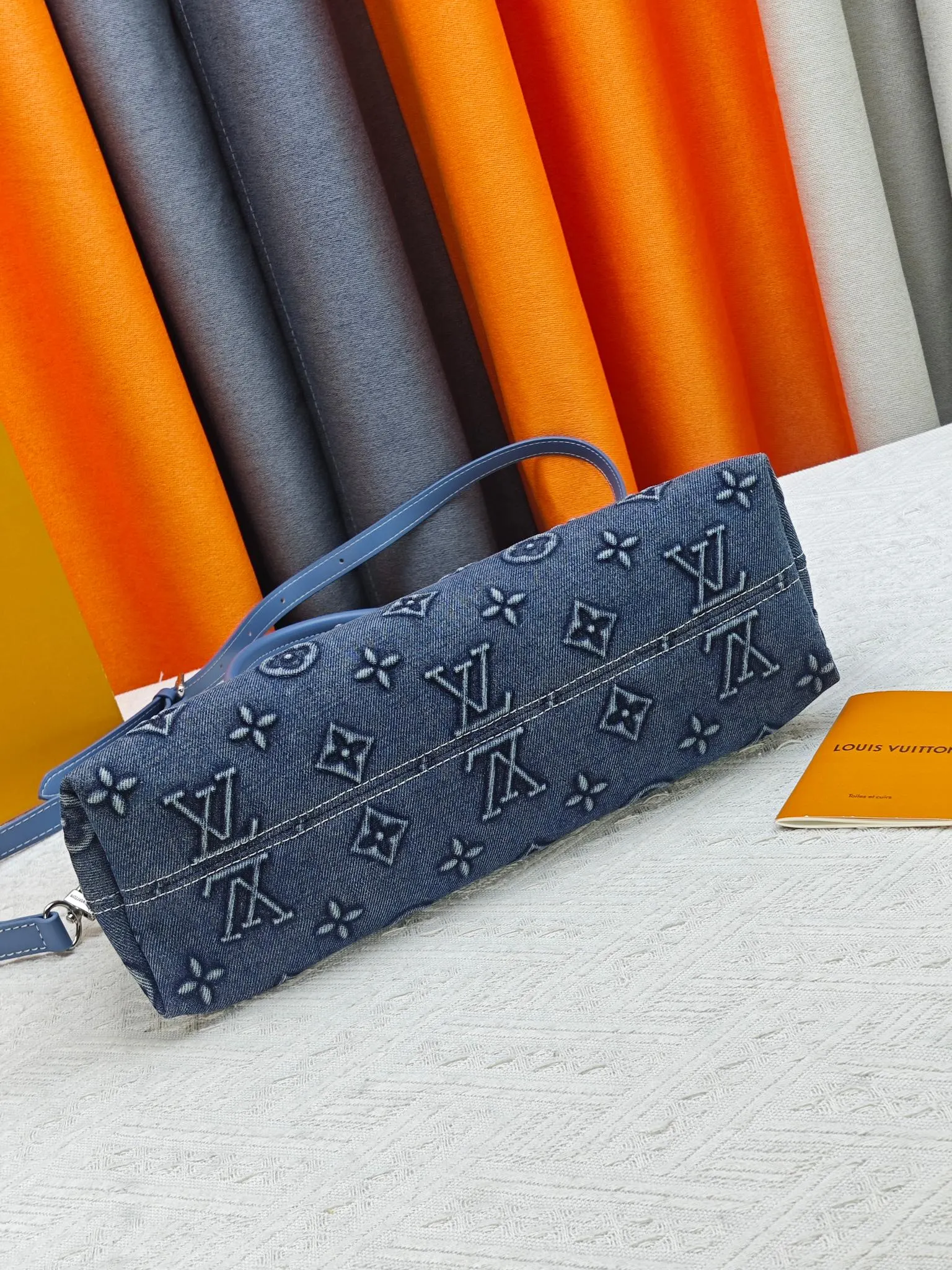 Louis Vuitton Monogram Chain Bag Leather