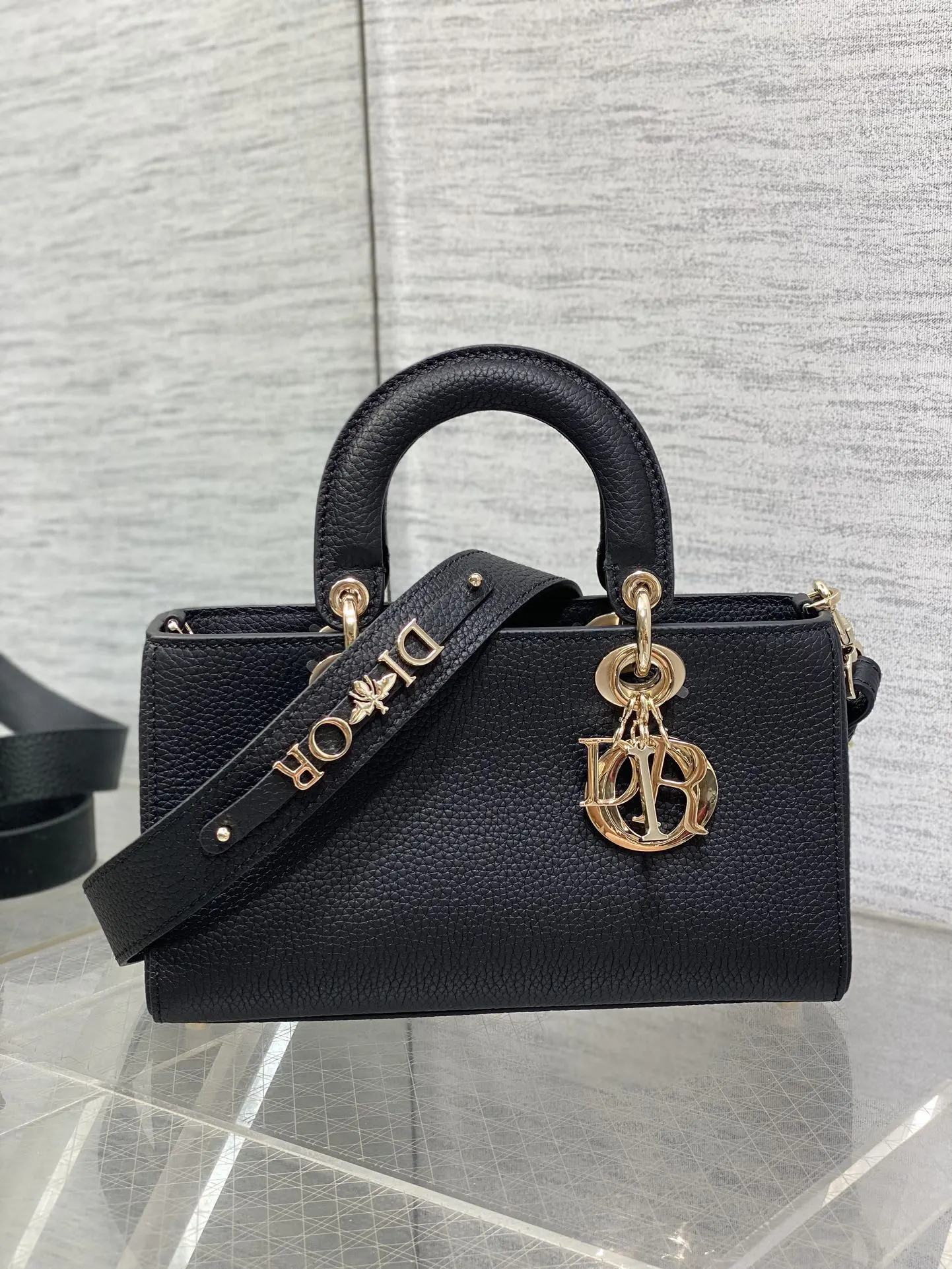 Dior 黑色 牛皮 进口 牛皮横款戴妃包 Lady 手提包 通勤手提款