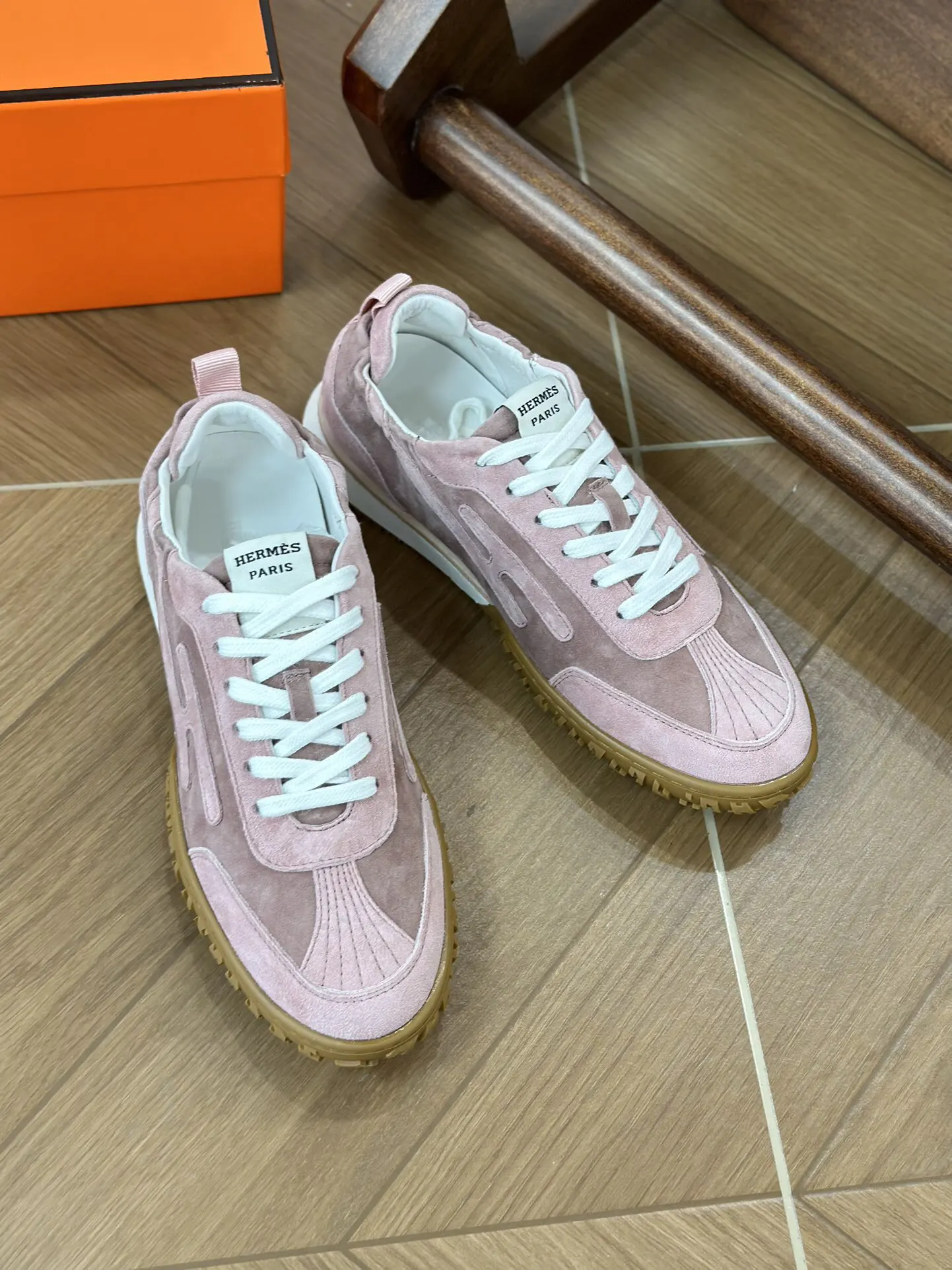 Hermès 粉色 运动鞋
