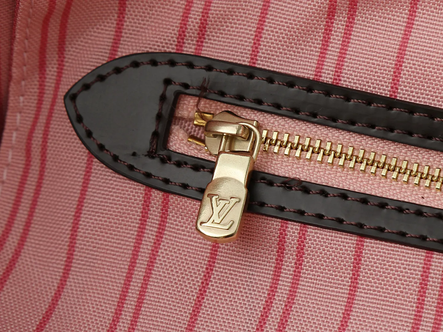 Neverfull 老花 帆布 手拿包 精致手拿款