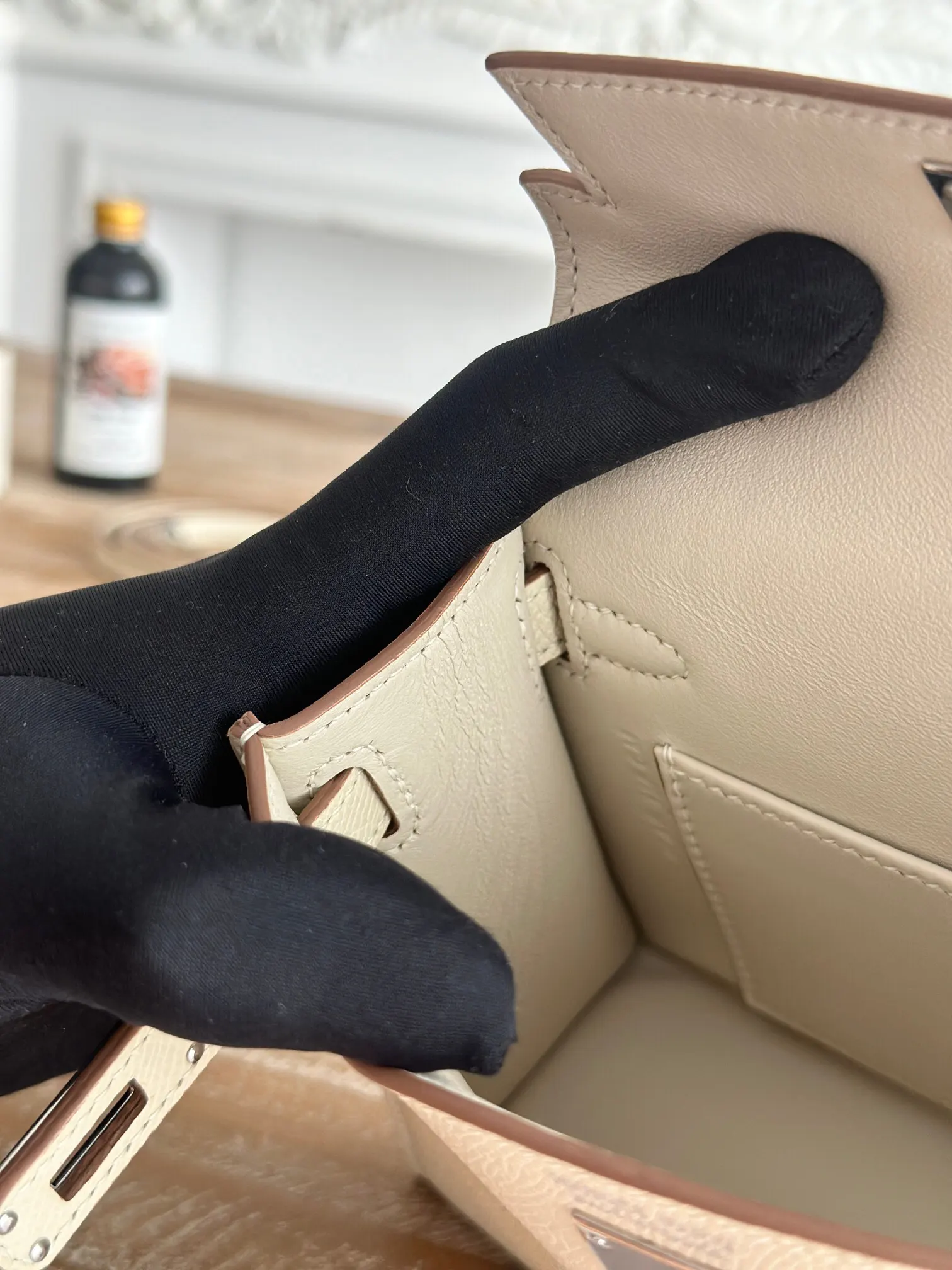 Hermès Kelly 奶昔白 Epsom掌纹牛皮 斜挎包 19cm