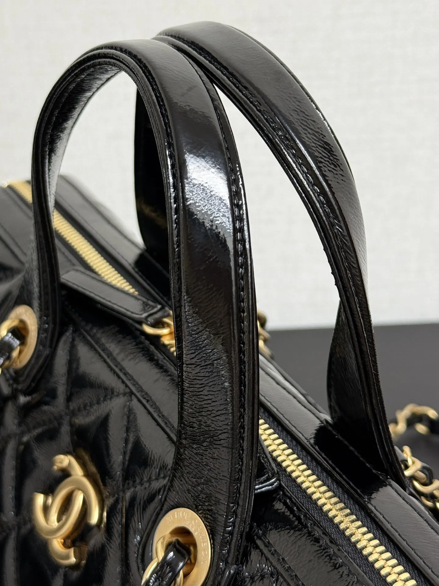 Fashion Item Travel Premium