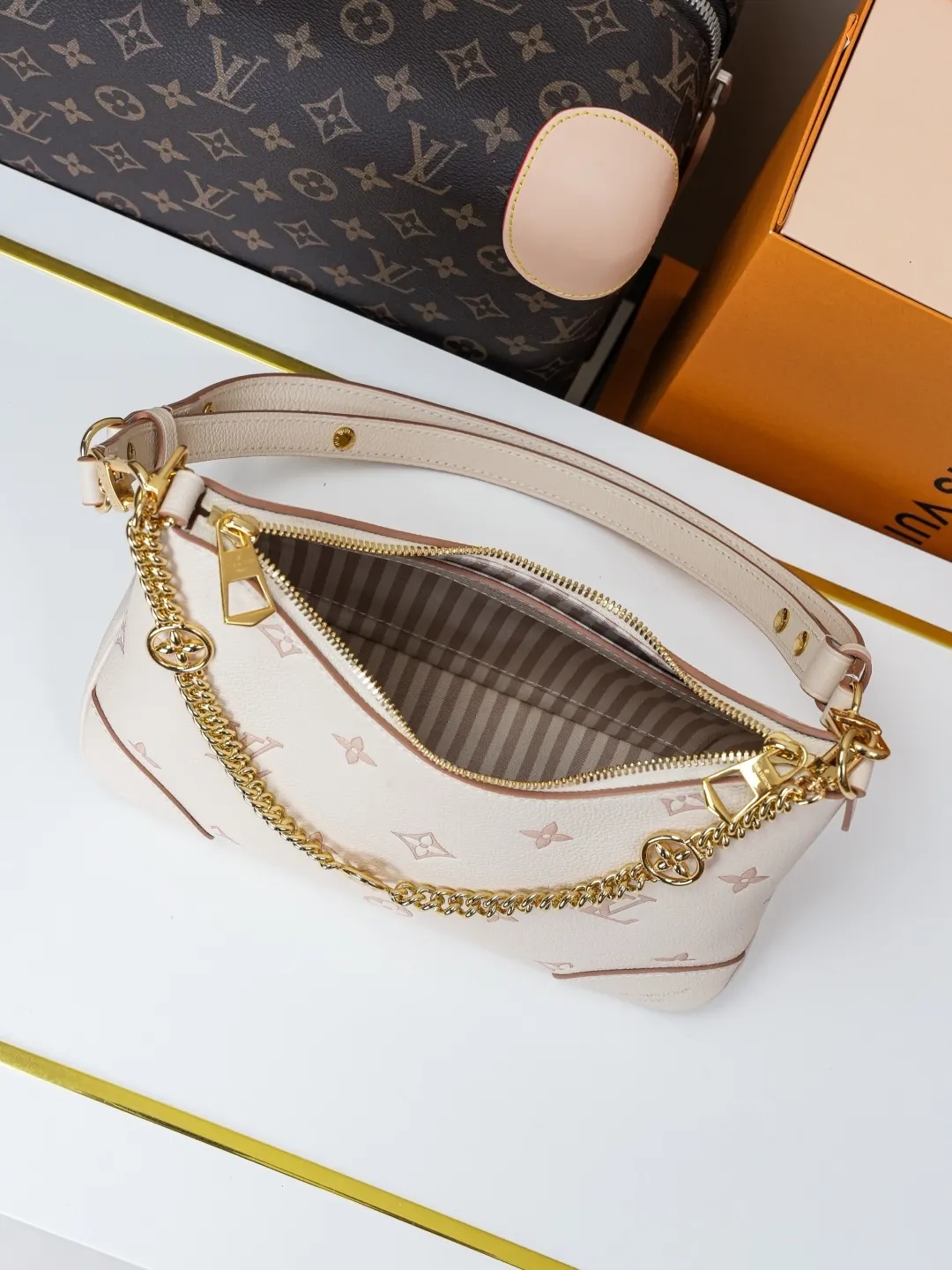 Louis Vuitton Chain Bag Leather