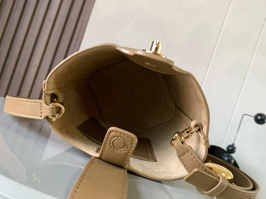 Bucket Bag Casual Leather Image 9 Bucket Bag Casual Leather Image 9