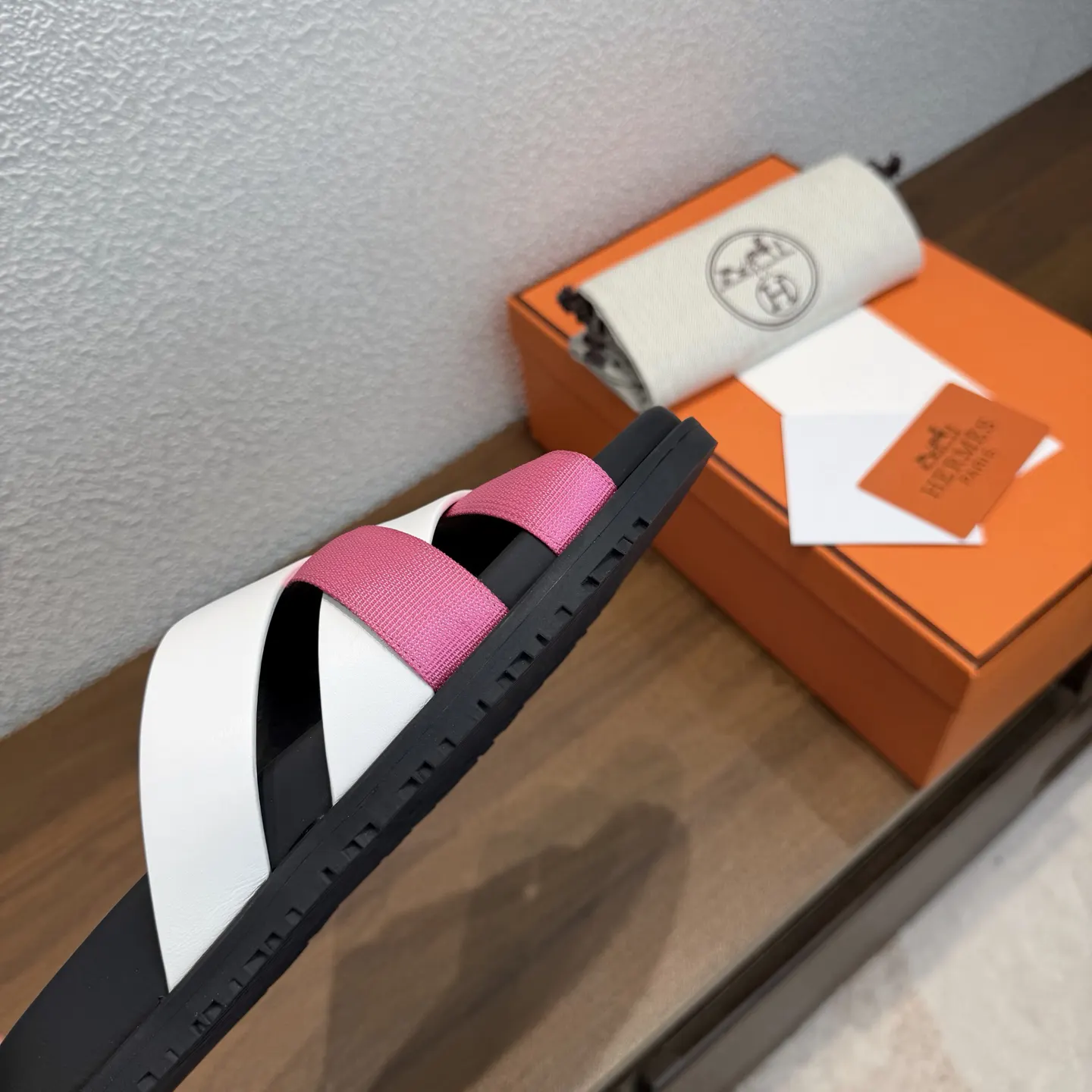 Hermès 经典 小牛皮 拖鞋 舒适