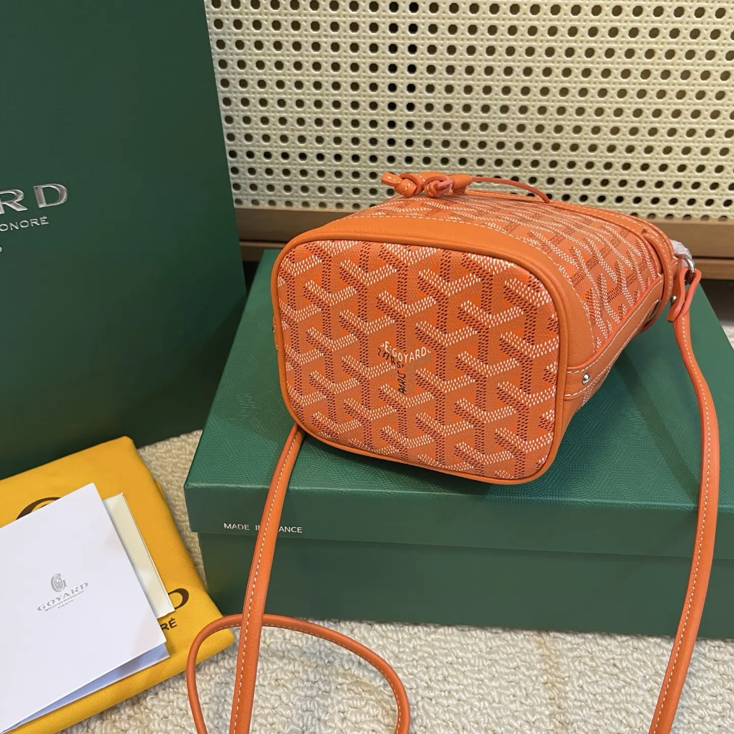 Goyard 皮革 轻盈小巧去始终保持标志性水桶百搭造型 水桶包 休闲水桶款