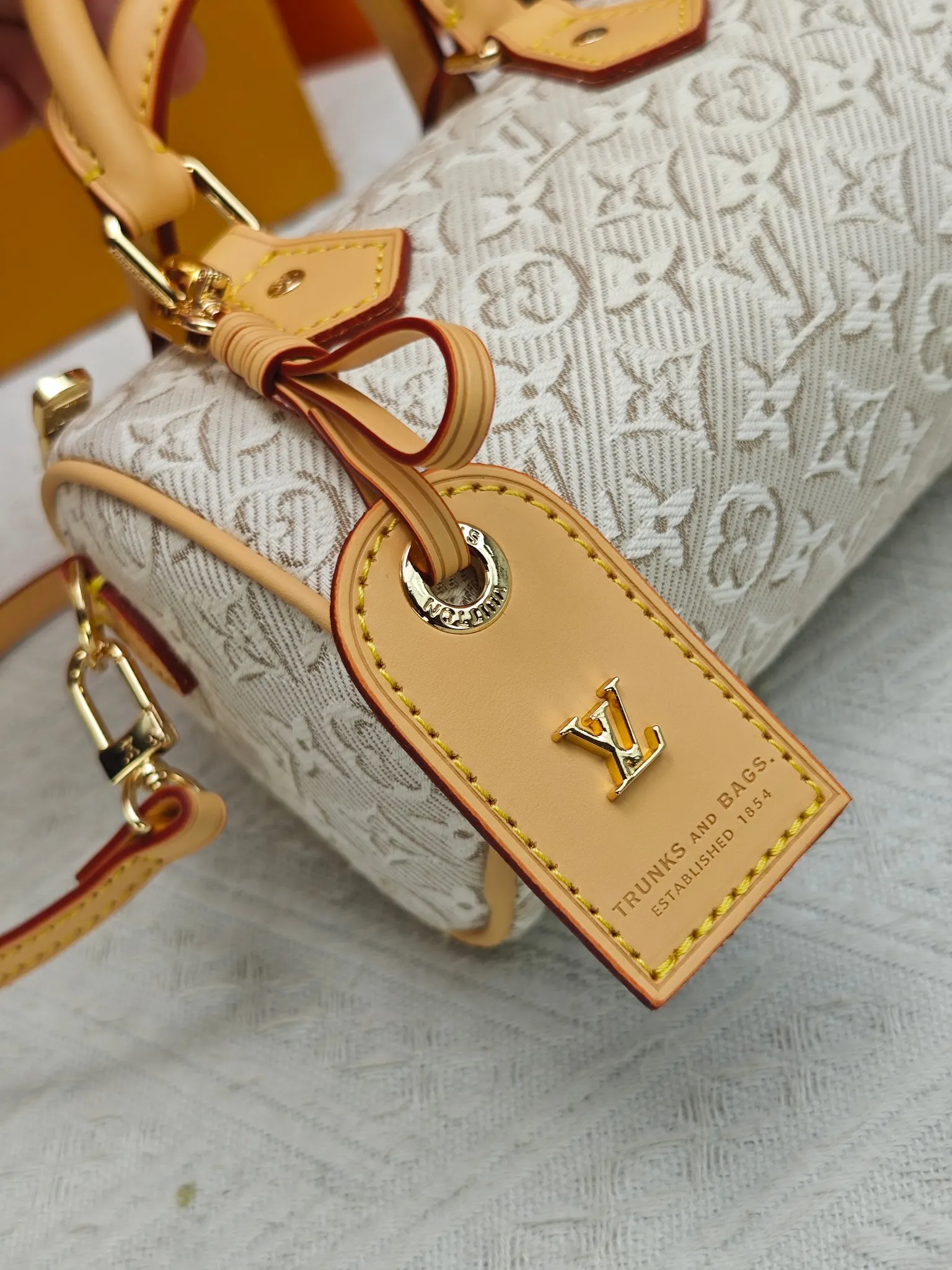 LV Speedy 白色 牛皮 收納包 旅行收納款