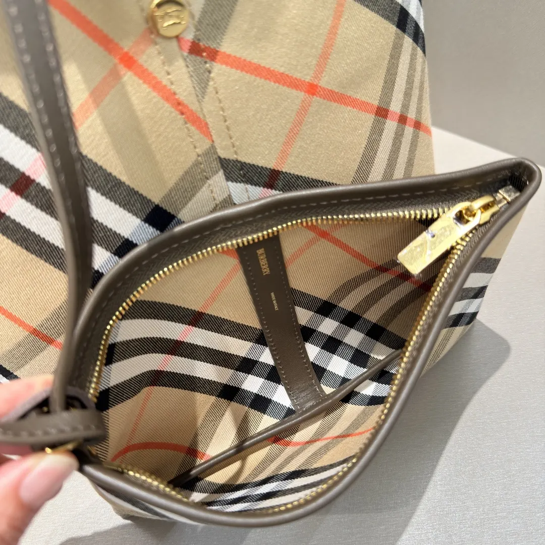 Burberry 小牛皮 雙肩包 实用雙肩款
