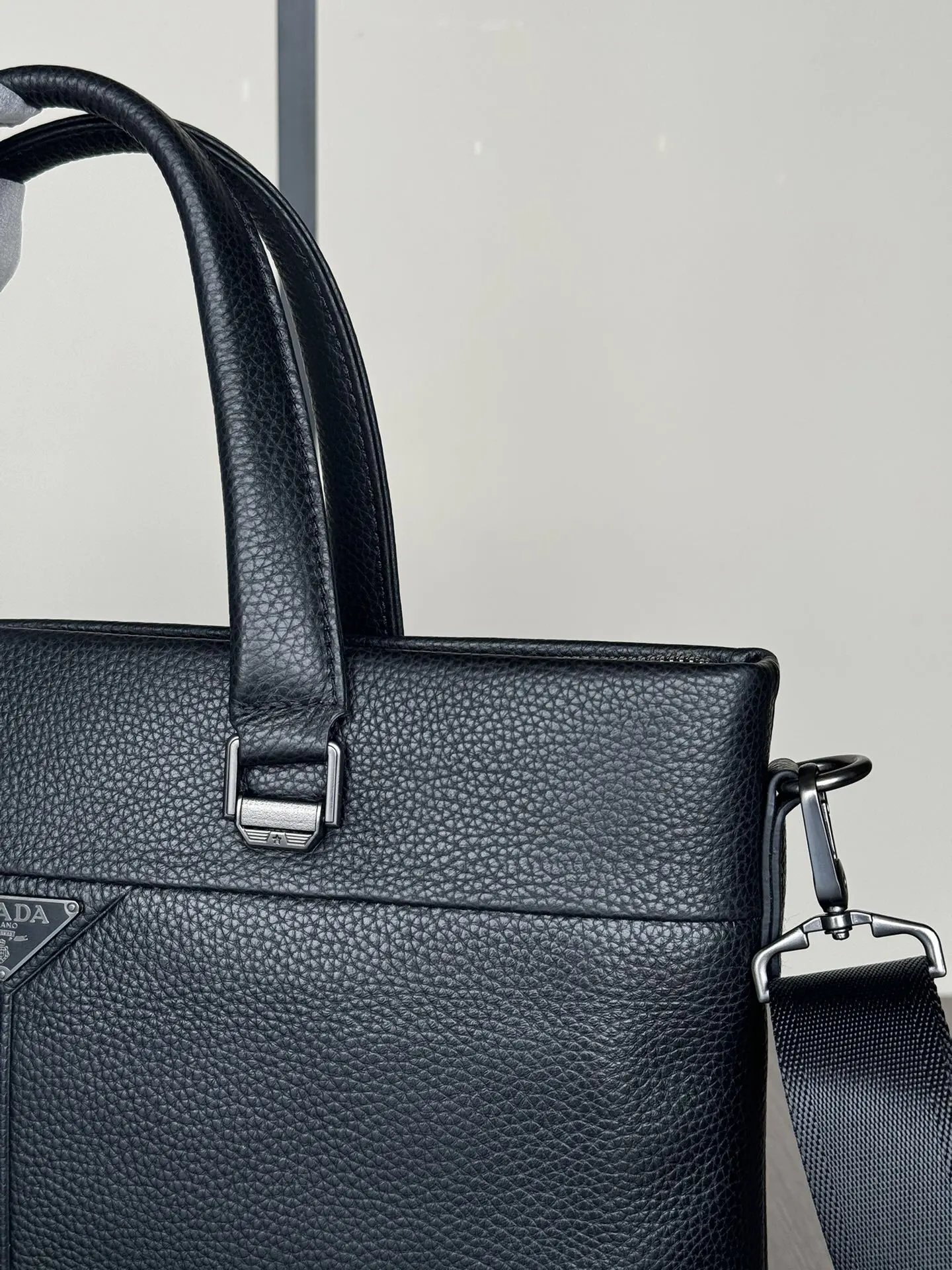 Prada 黑色 小牛皮 公文包 商務通勤款