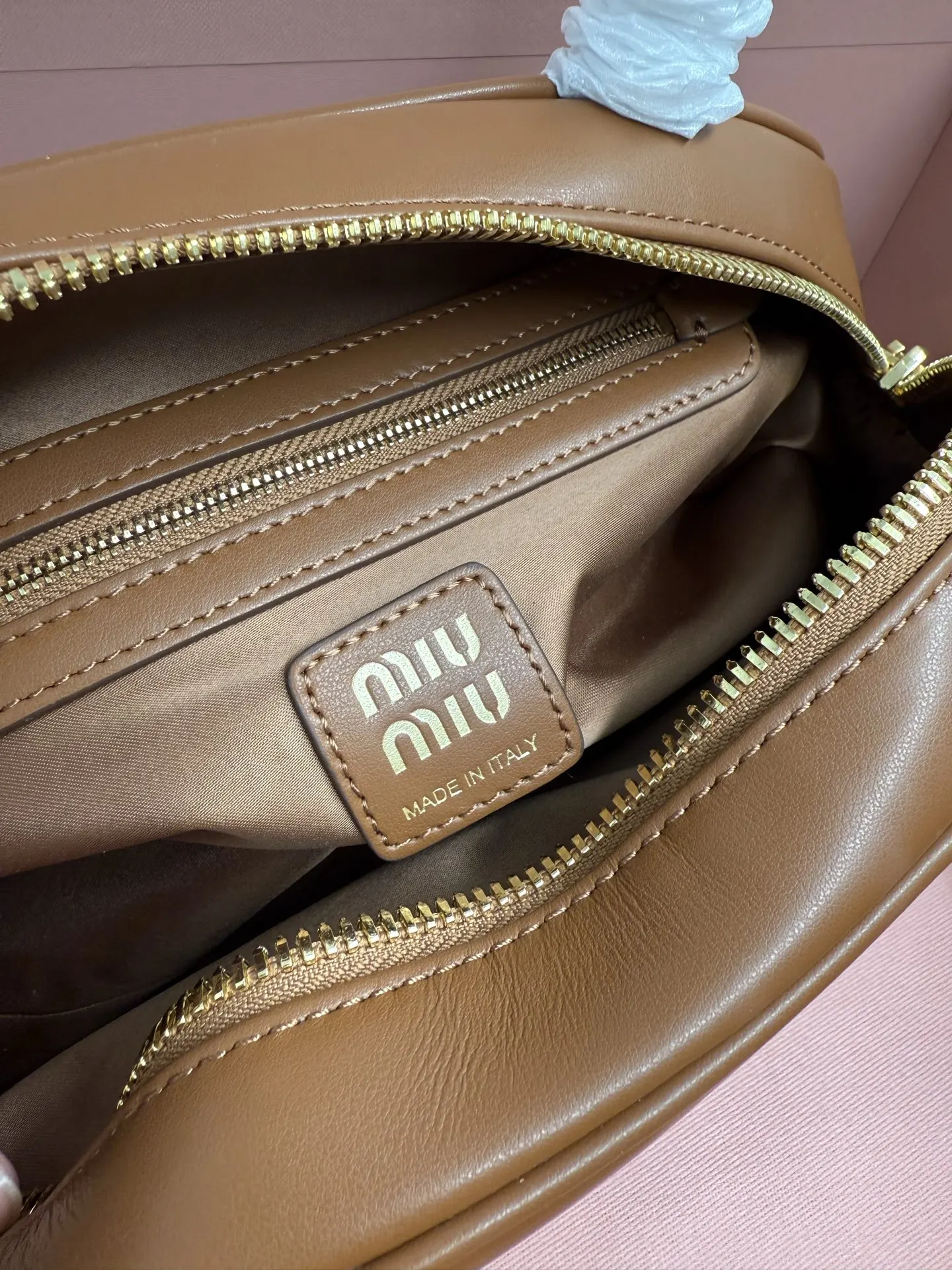 Miu 小牛皮 托特包 大容量托特款(數字9) Miu 小牛皮 托特包 大容量托特款(數字9)