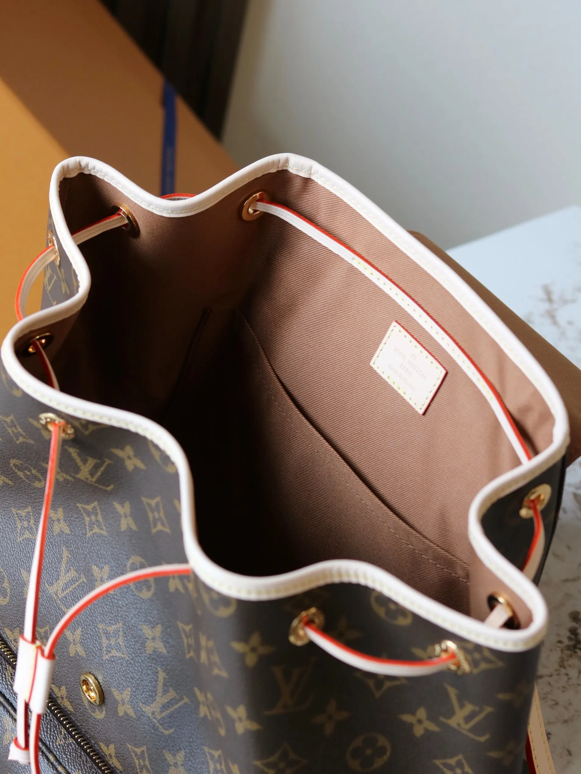 LV 牛皮 厘米 长 雙肩包 实用雙肩款(數字9) LV 牛皮 厘米 长 雙肩包 实用雙肩款(數字9)