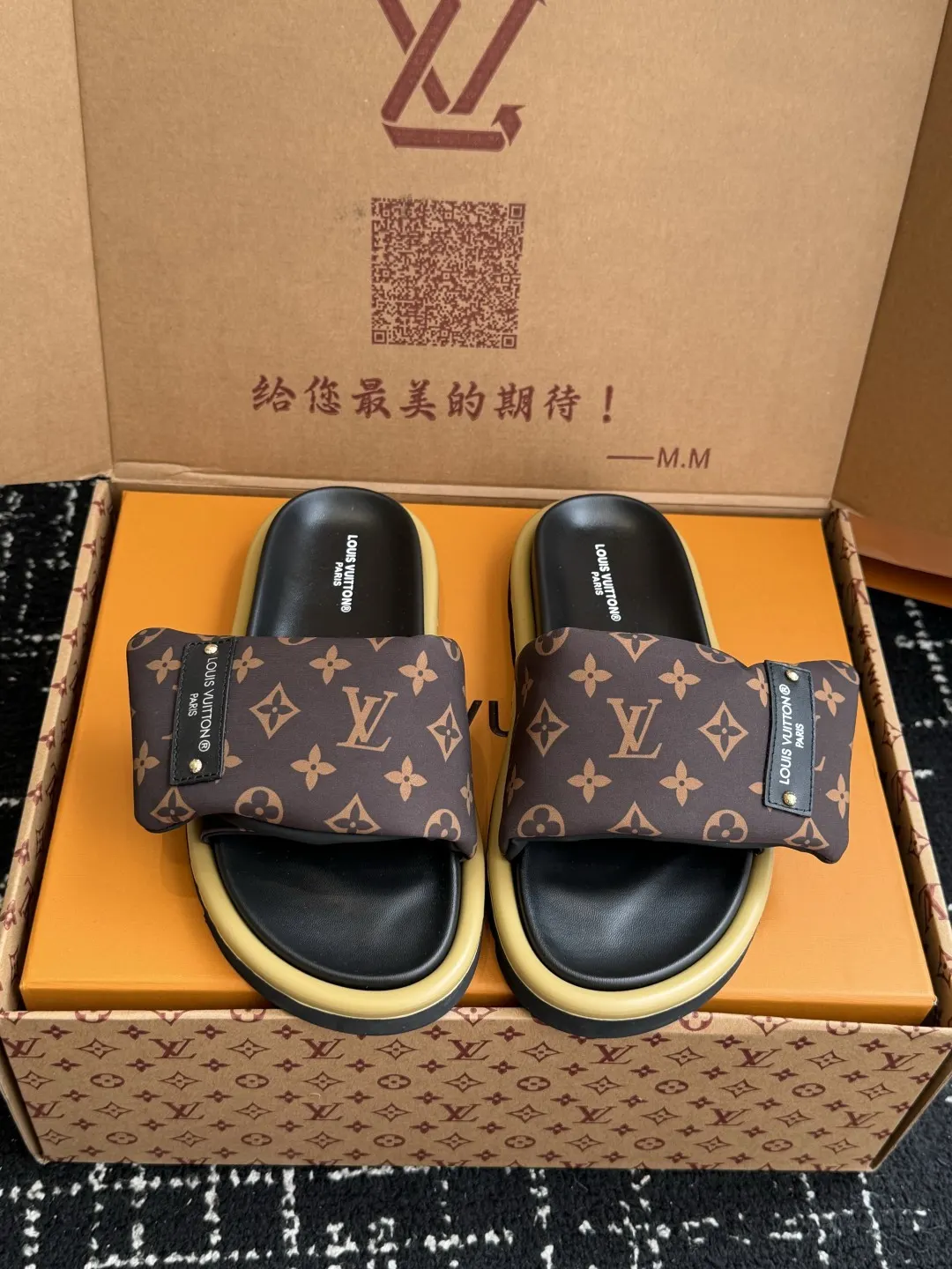 Style 18 Image 2 Style 18 Image 2